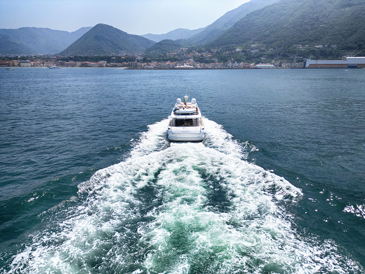 103 Superyacht RELAX BY WINSTON.jpg