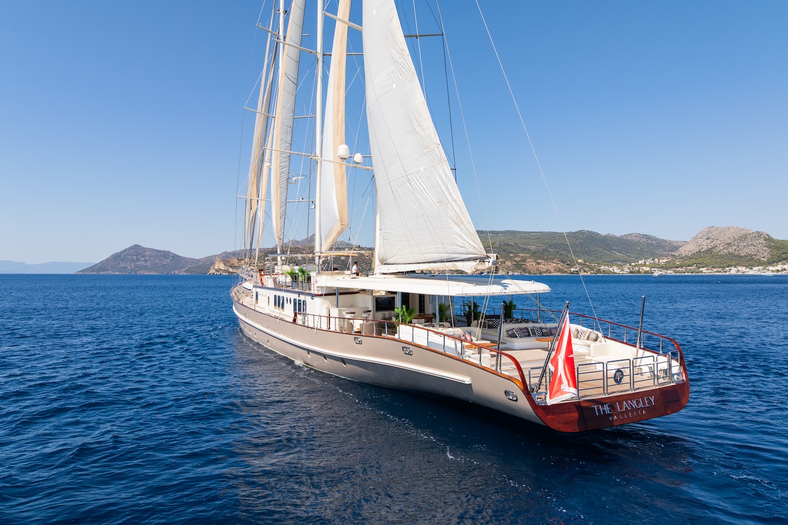 103 Superyacht THE LANGLEY.jpg