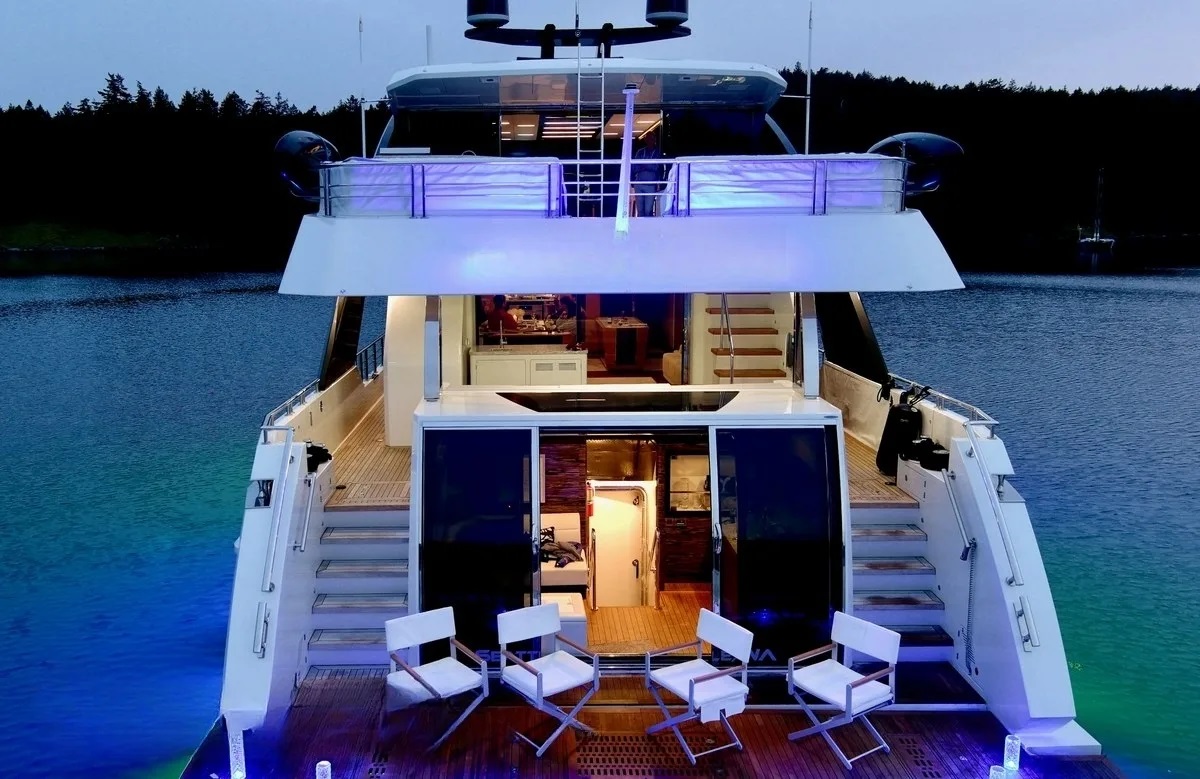 103 Superyacht VOYAGER stern.jpg