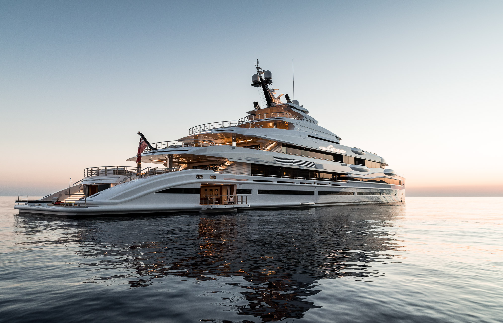 107m mega yacht LANA.jpg