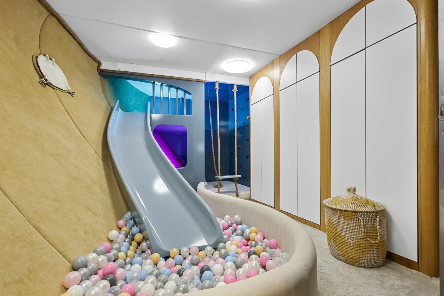 11-PlayRoom (2).jpg