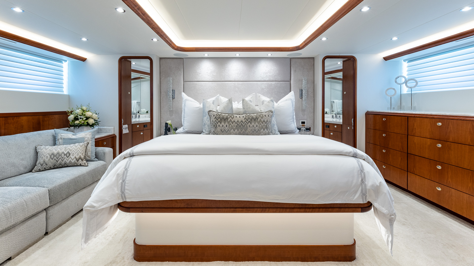 13 Master King Stateroom.jpg