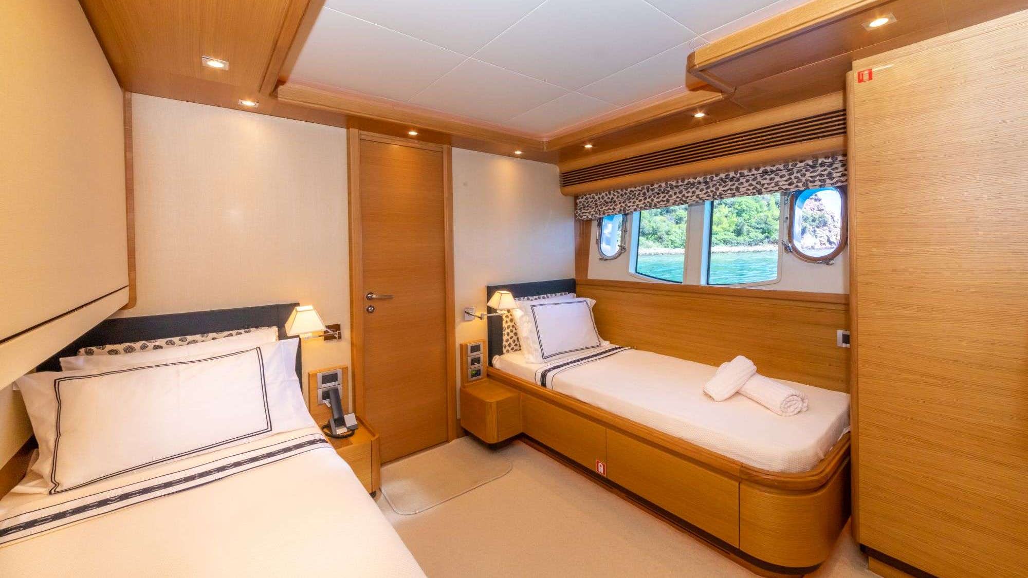 14 twin cabin .jpg