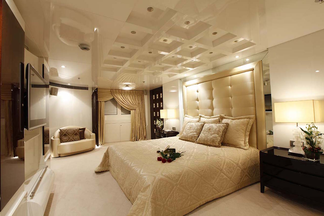 14-Vera-superyacht-master-stateroom.jpg