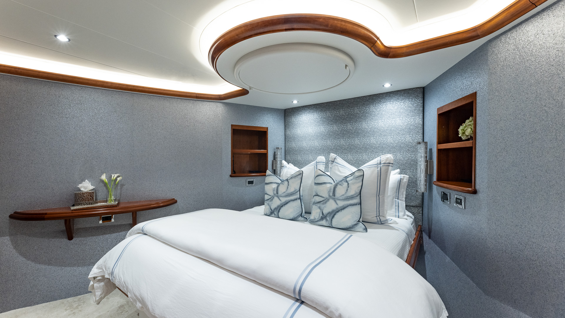 16 VIP Queen Stateroom.jpg