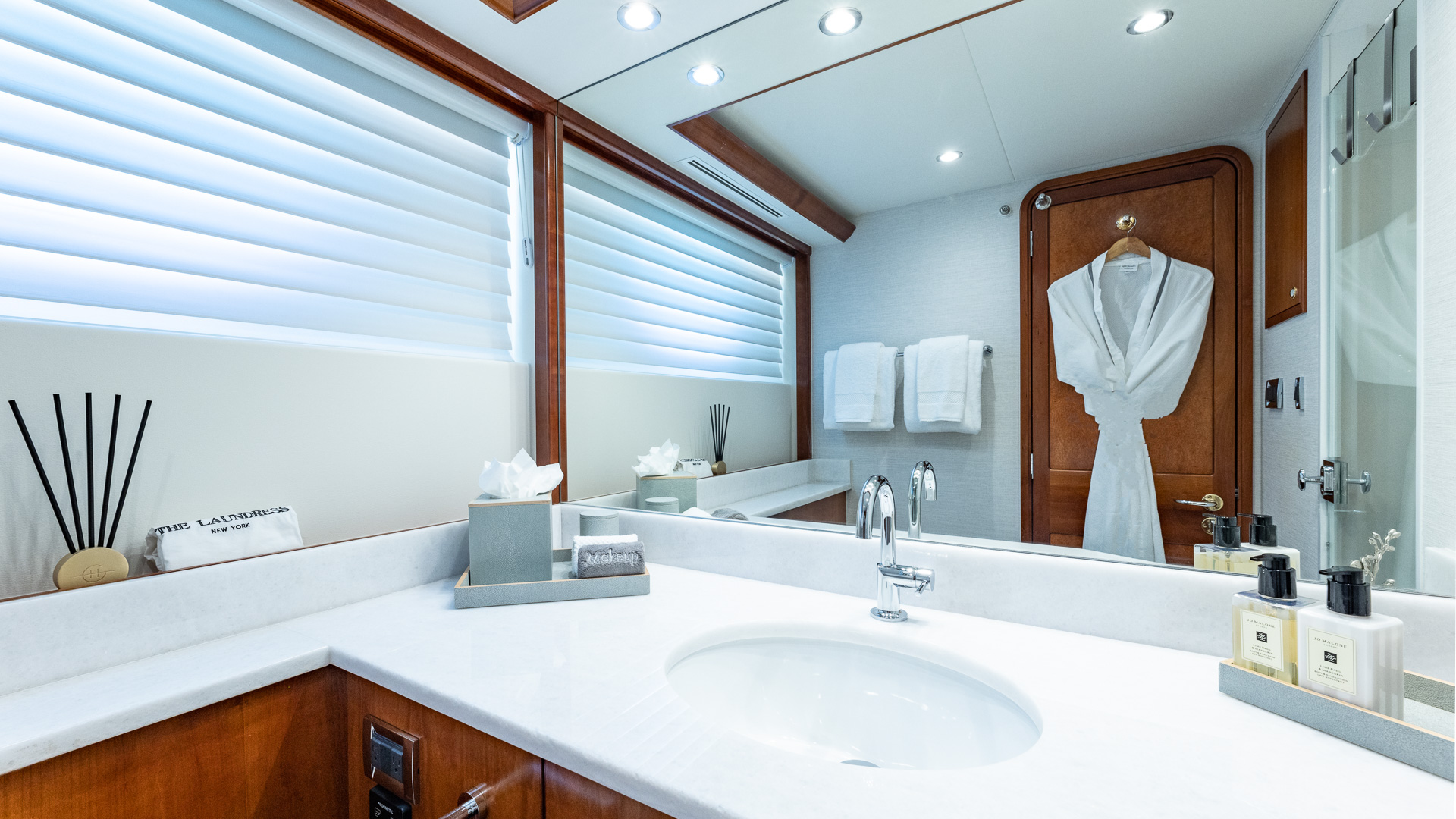 18 VIP Ensuite.jpg