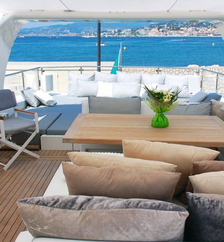 2.1 Comfortable deck furnishings.jpg