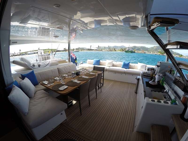 2.2 Cockpit with lounge and dining spaces.jpg