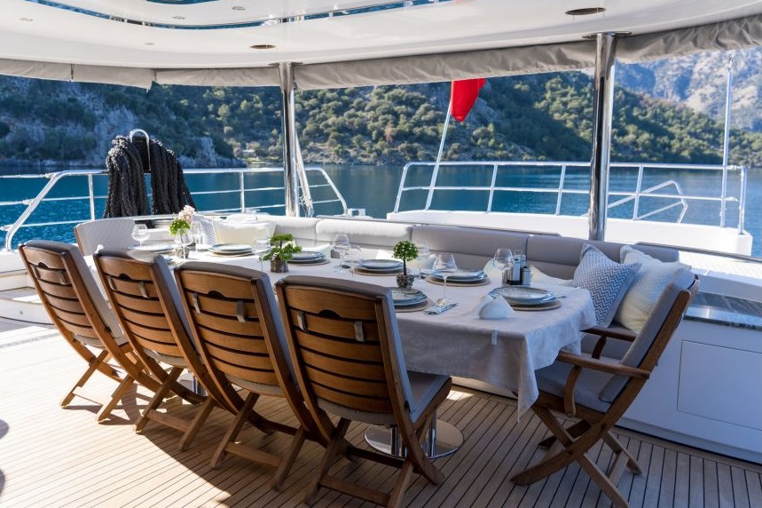2.2 Main deck dining.jpg