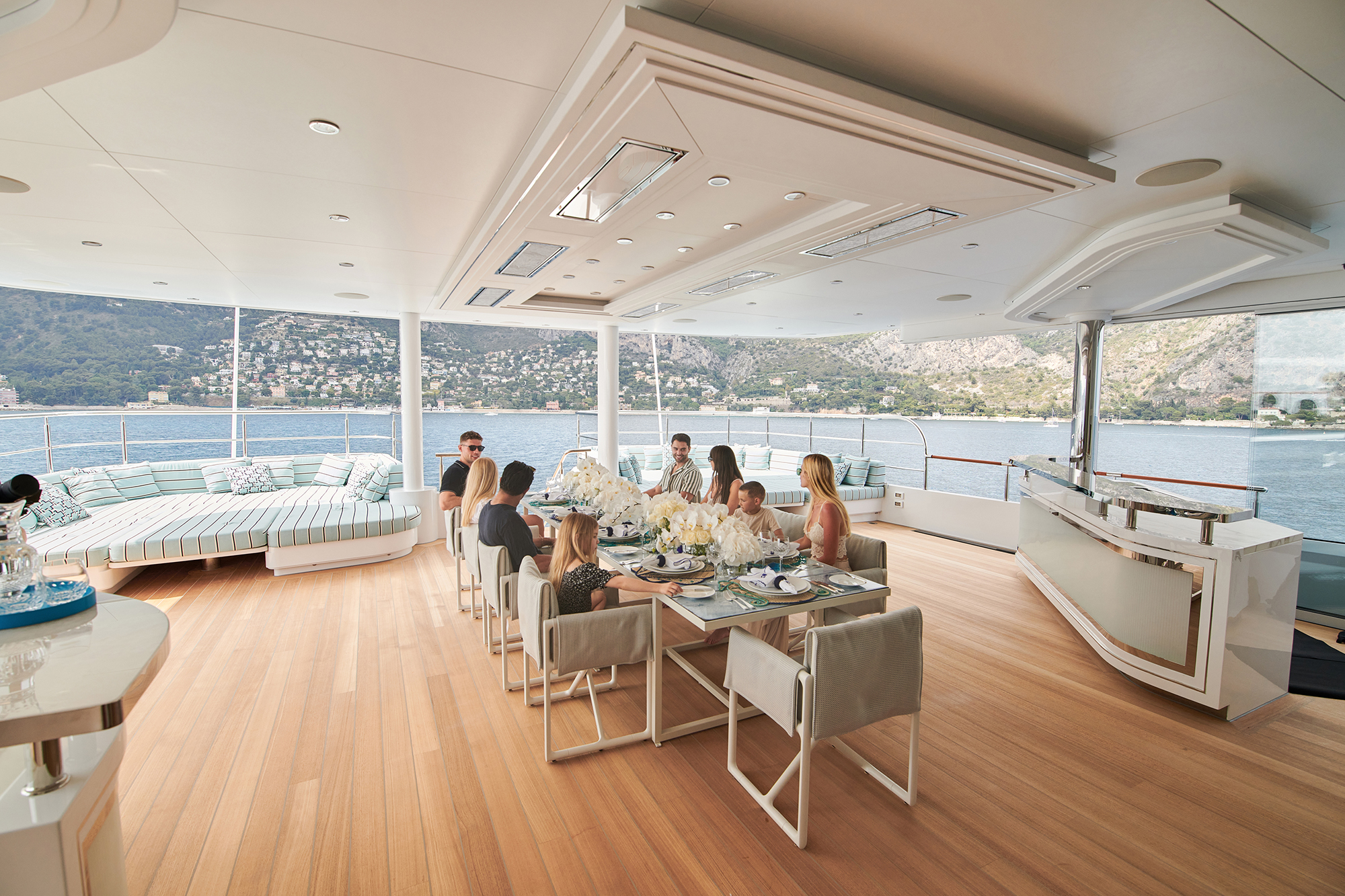 2.2 Owner's deck dining aft.jpg