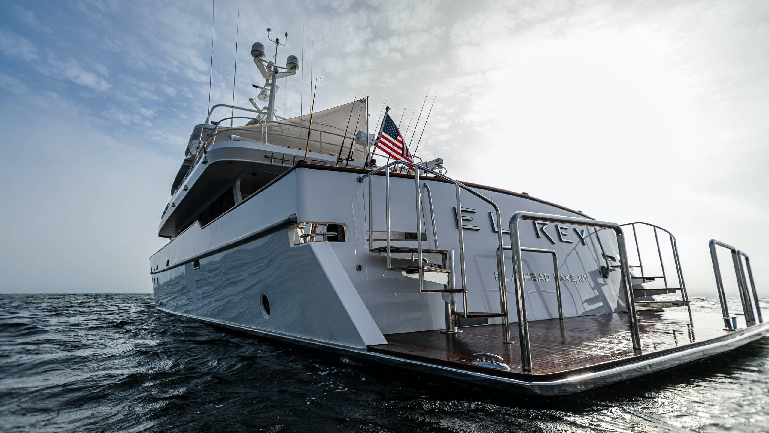 2.2 Stern swim platform.jpg