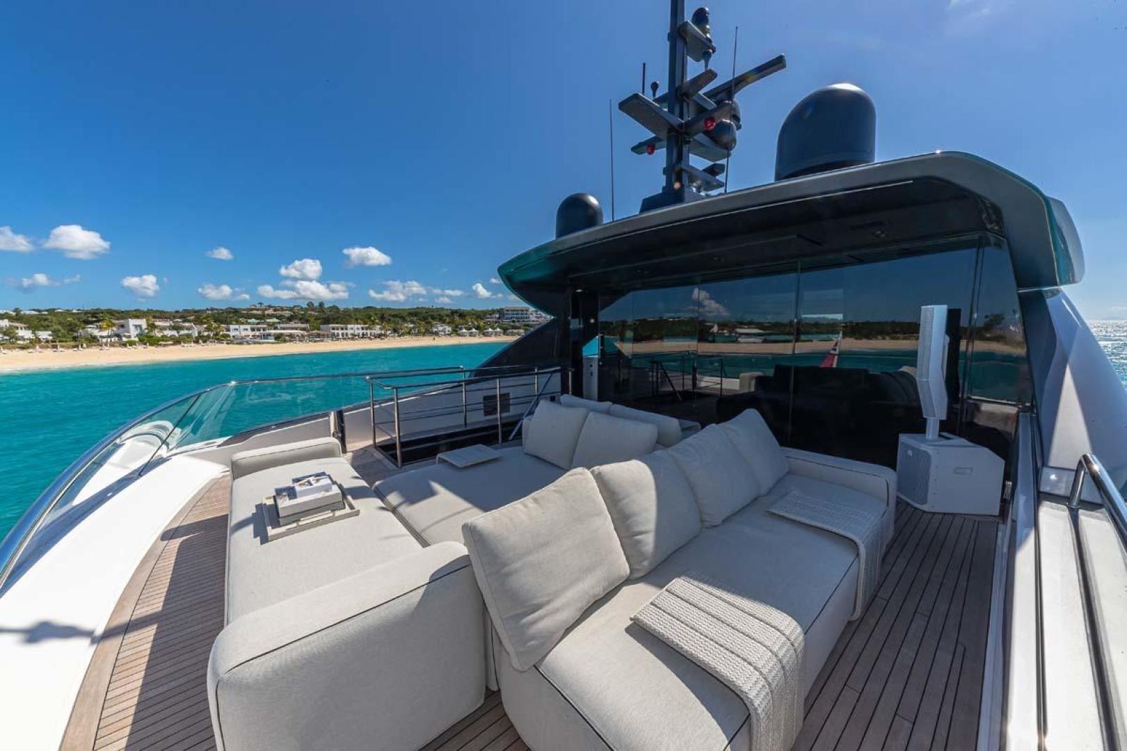 2.2 Sun deck aft.jpg
