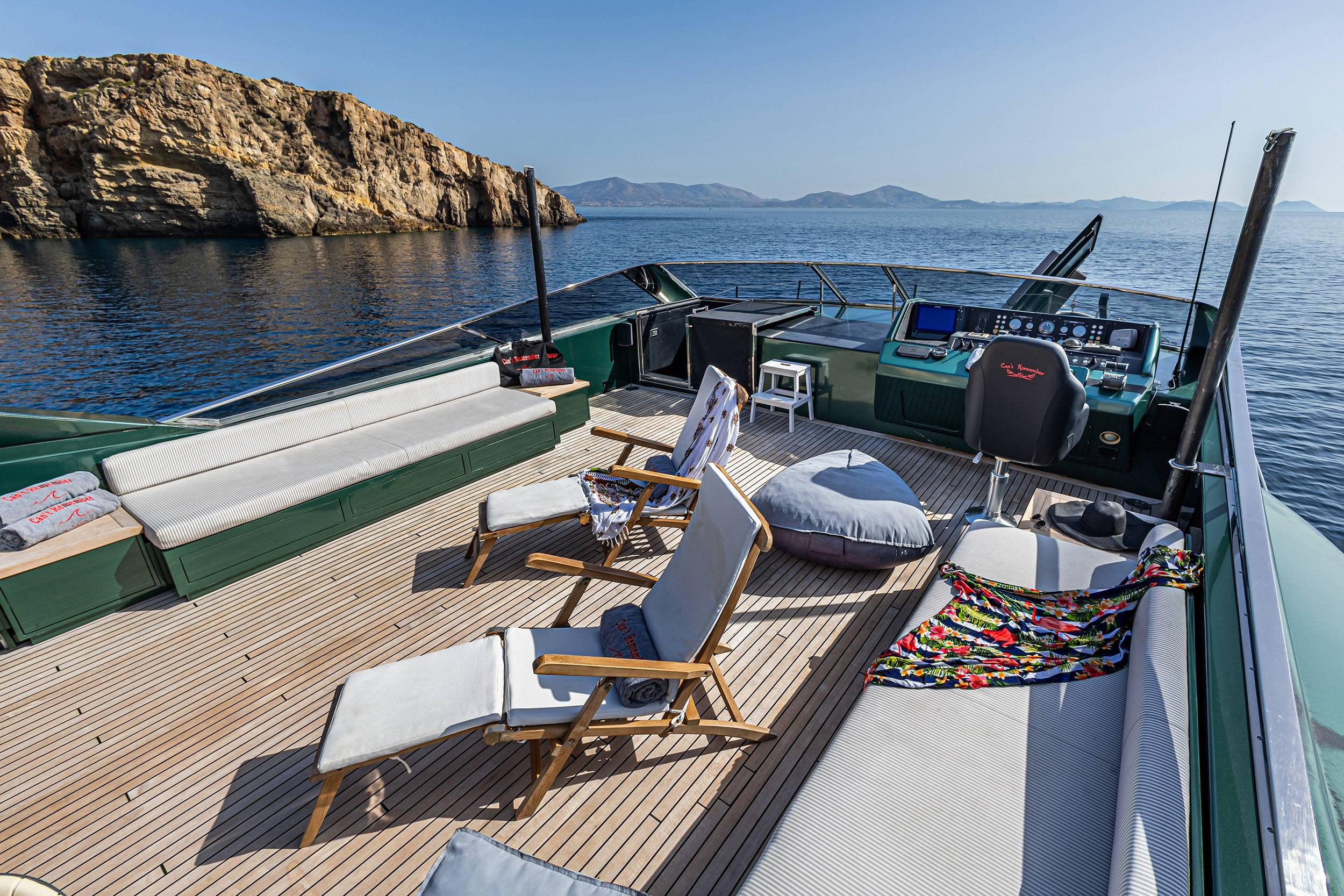 2.2 Sun deck with helm station.jpg