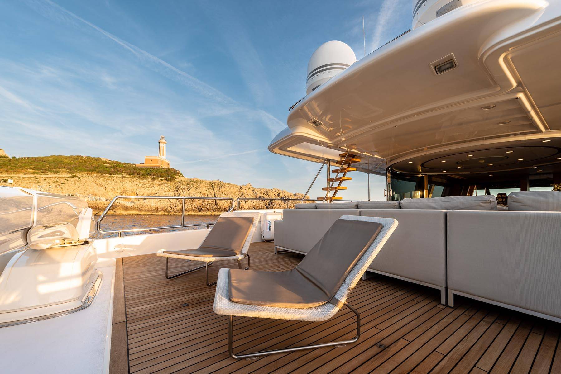 2.2 Upper deck aft.jpg