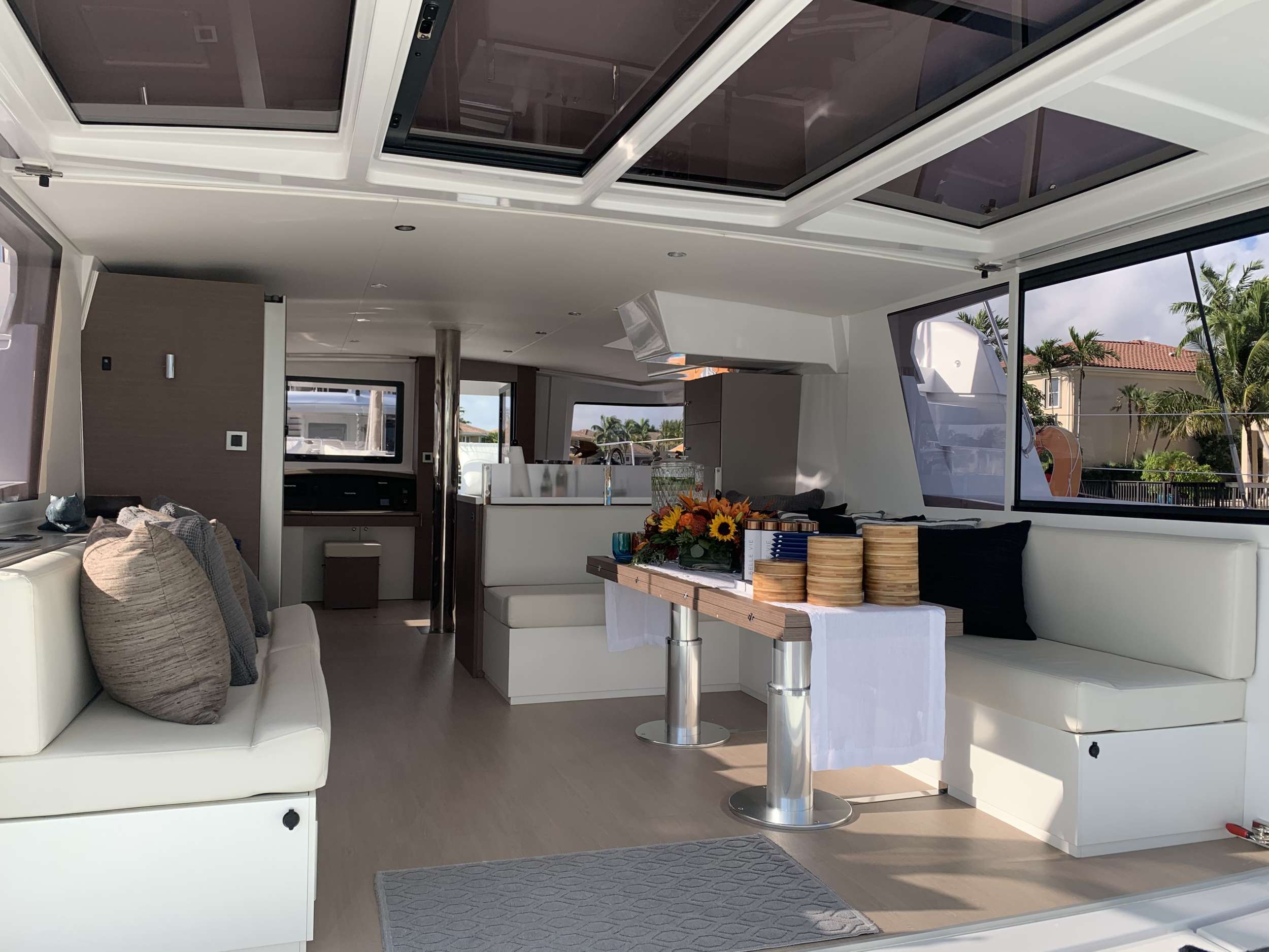 2.3 Aft deck dining.jpg