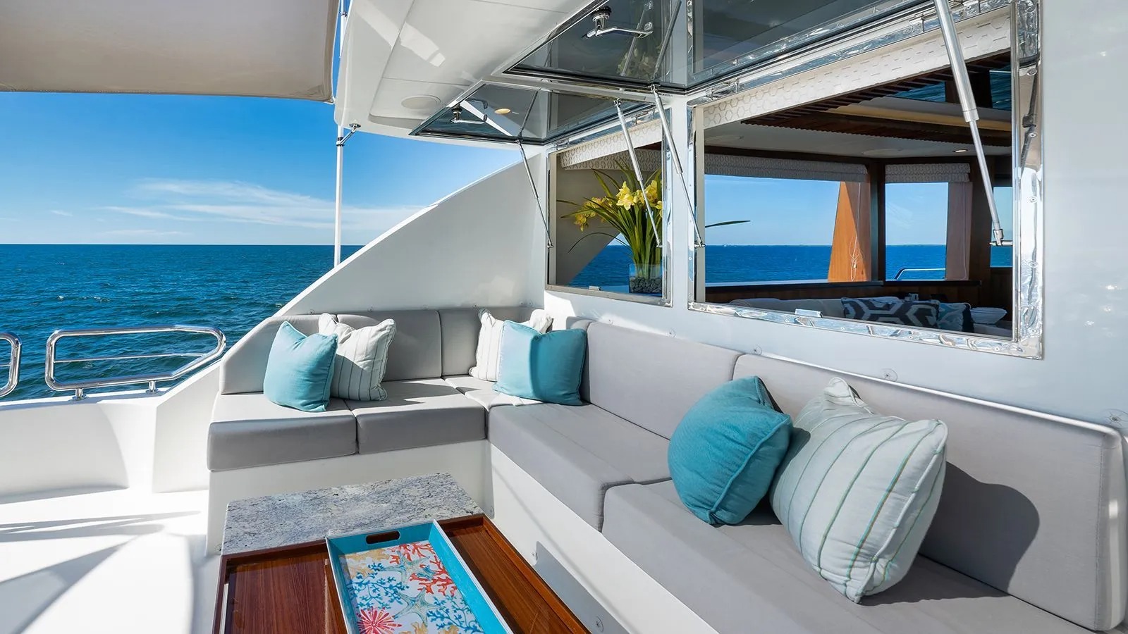 2.3 Bench seating on flybridge.jpg