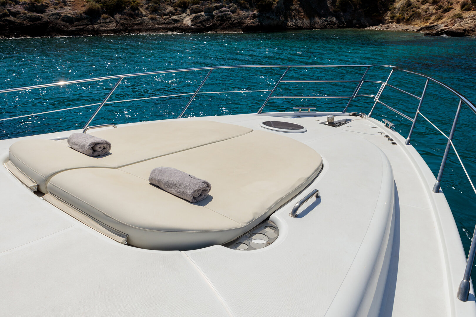 2.3 Foredeck sun pads.jpg