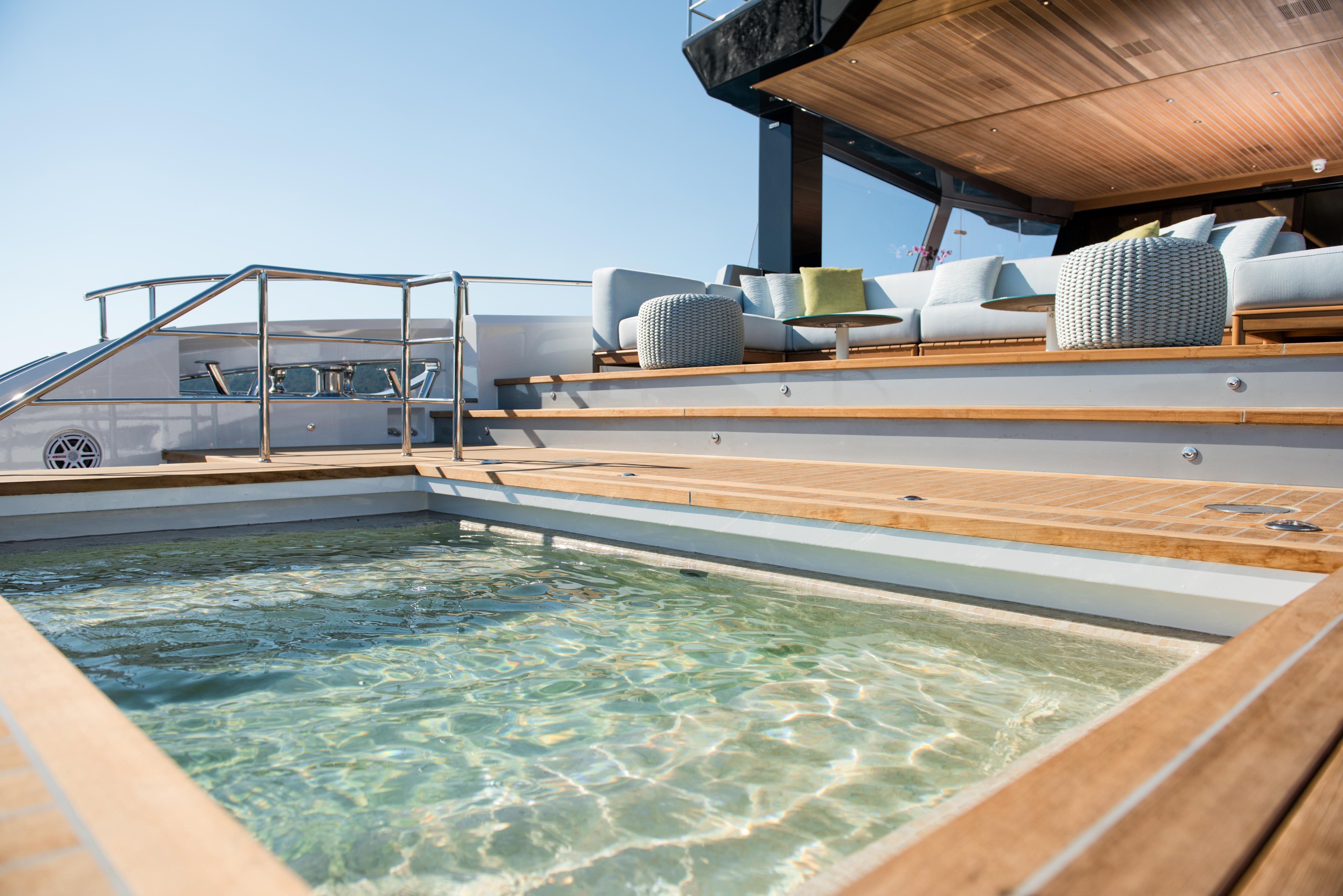2.3 Large deck pool.jpg