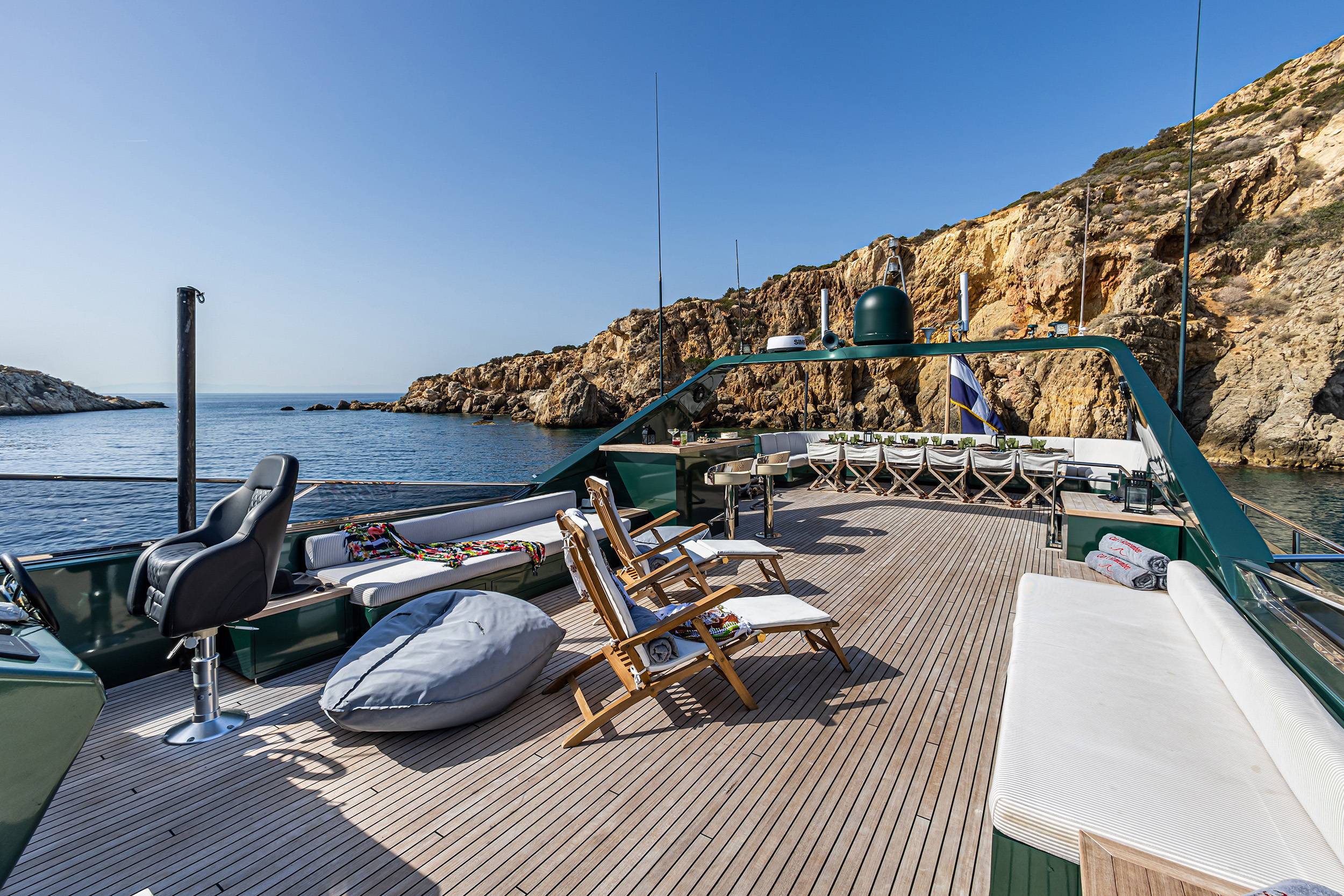 2.3 Sun deck view aft.jpg