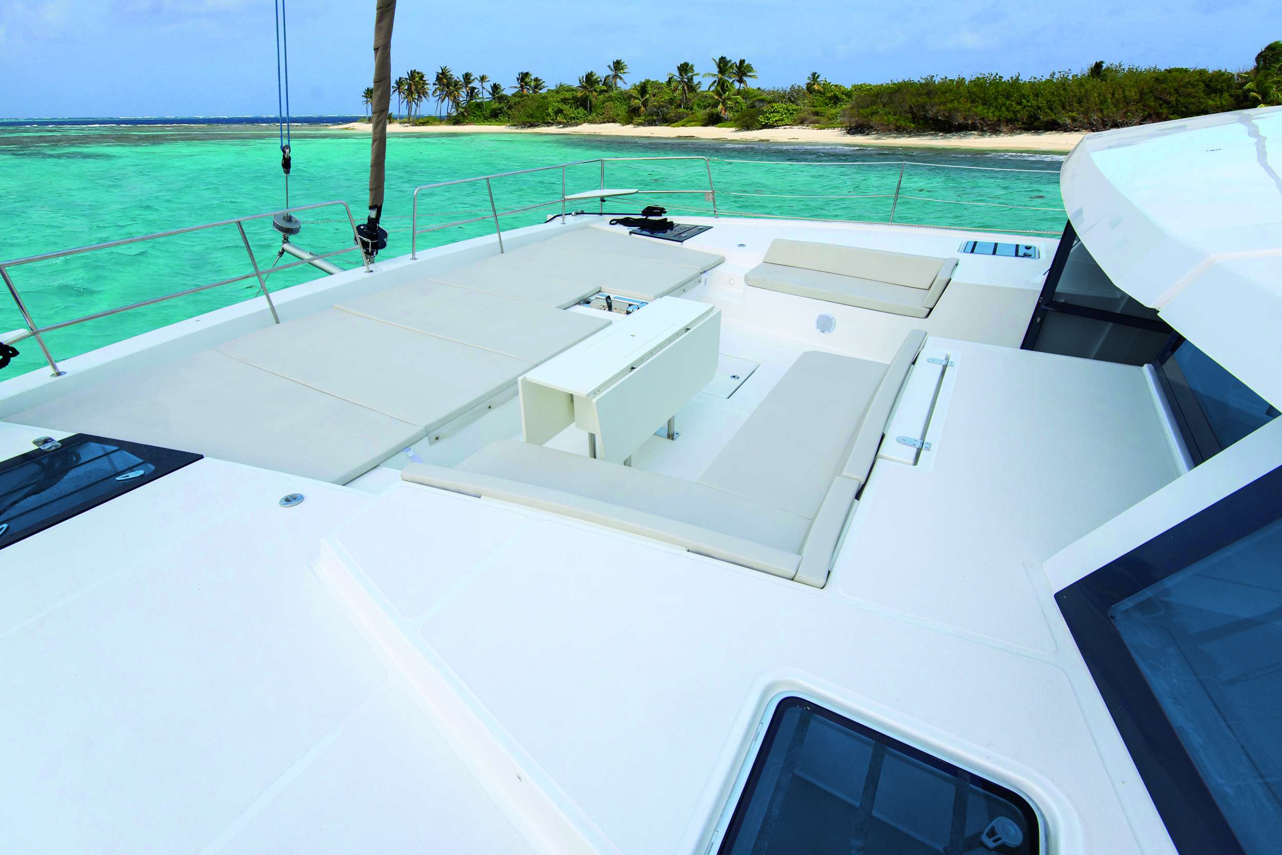 2.4 Casual space on foredeck.jpg