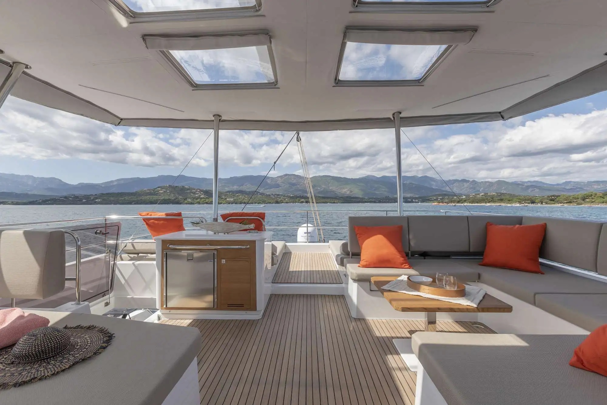 2.4 Flybridge view aft.jpg