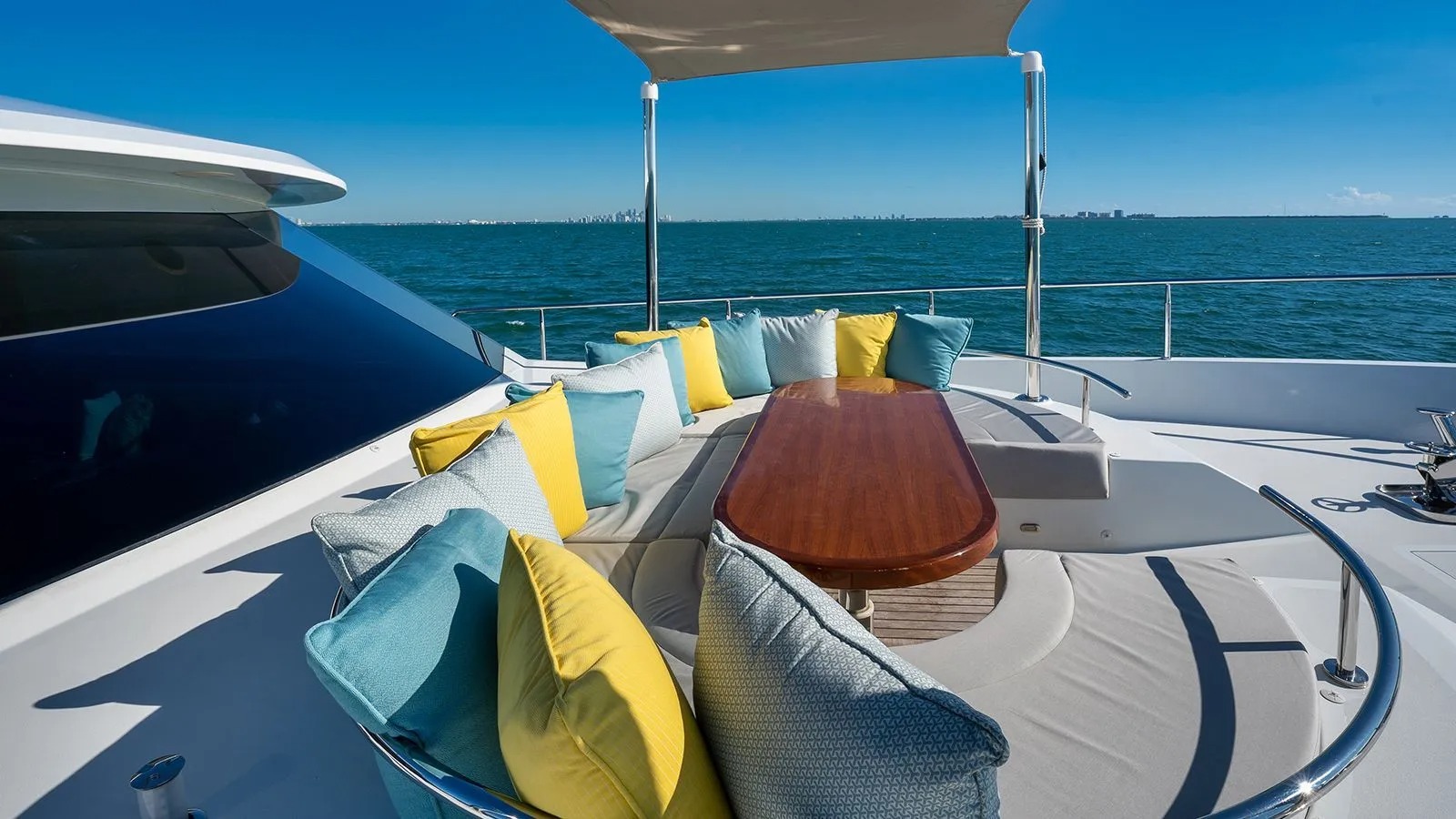 2.4 Foredeck dining space.jpg