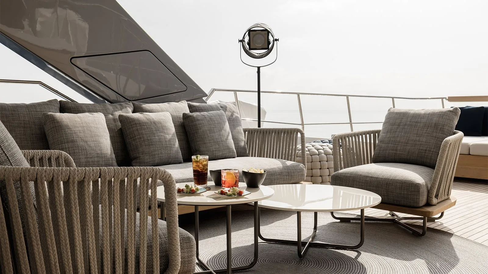 2.4 Stylish contemporary deck furnishings.jpg