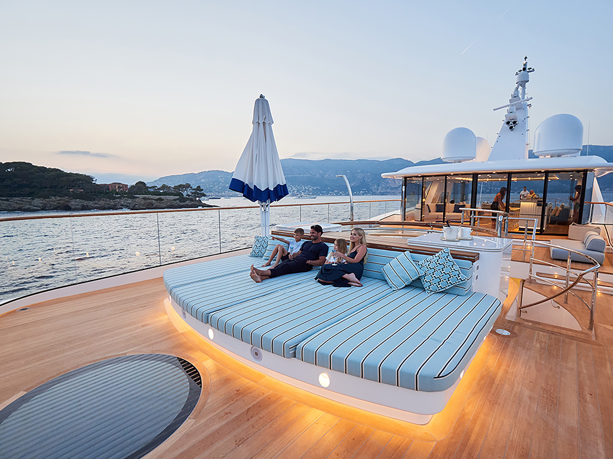 2.4 Unobstructed views from the sun deck.jpg