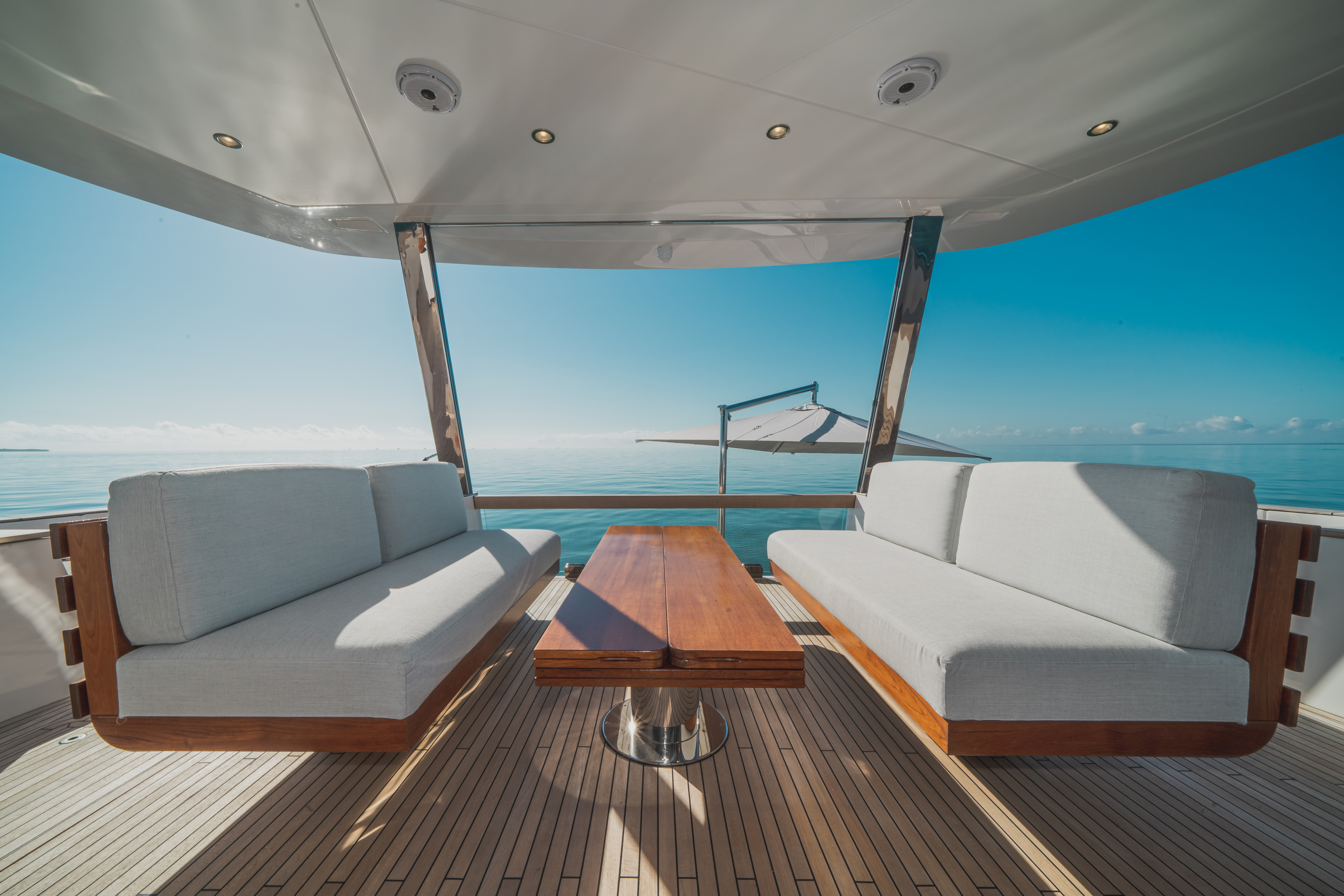2.5 Aft deck seating.jpg