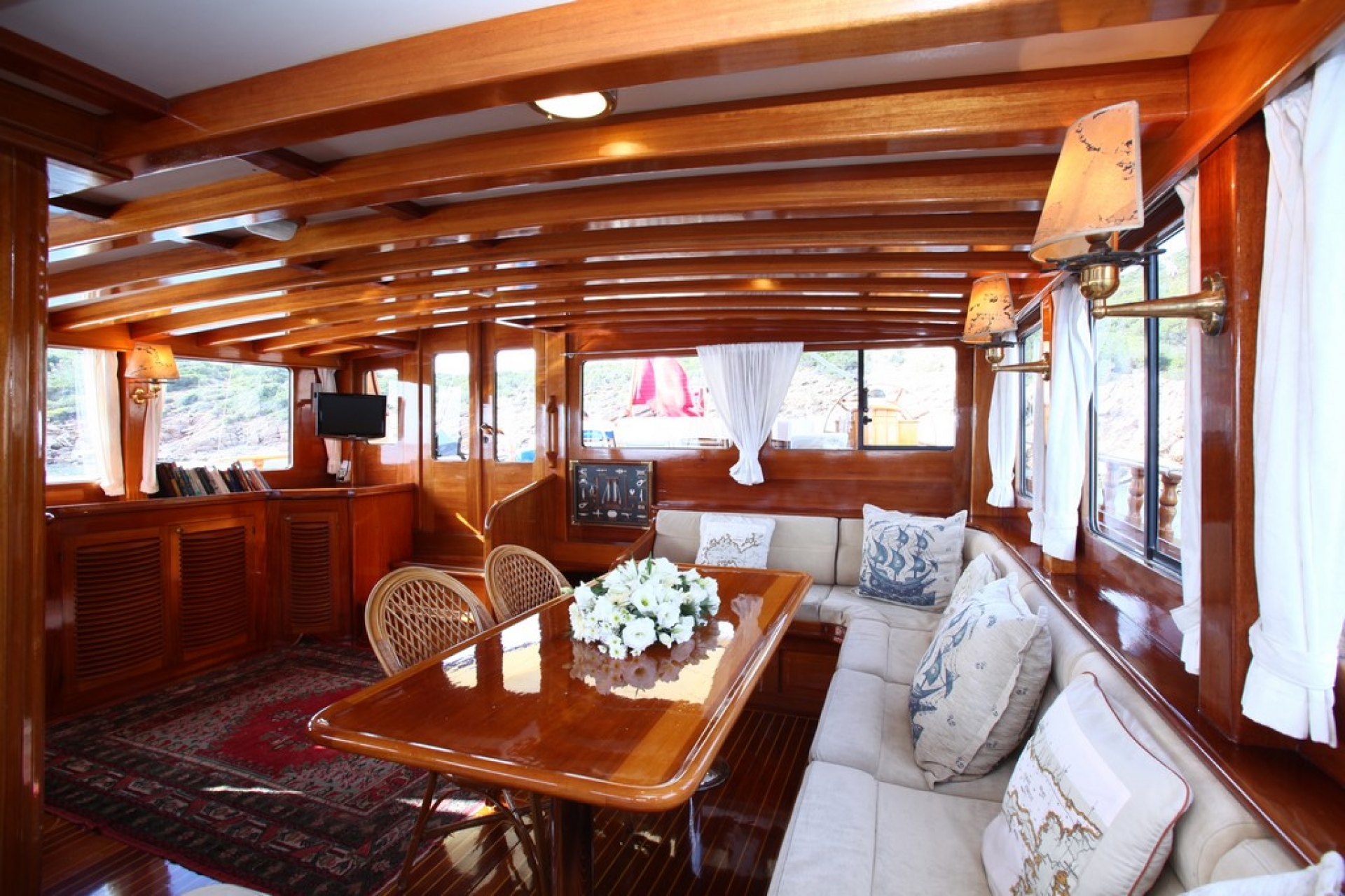 2.5 Large dining table.jpg