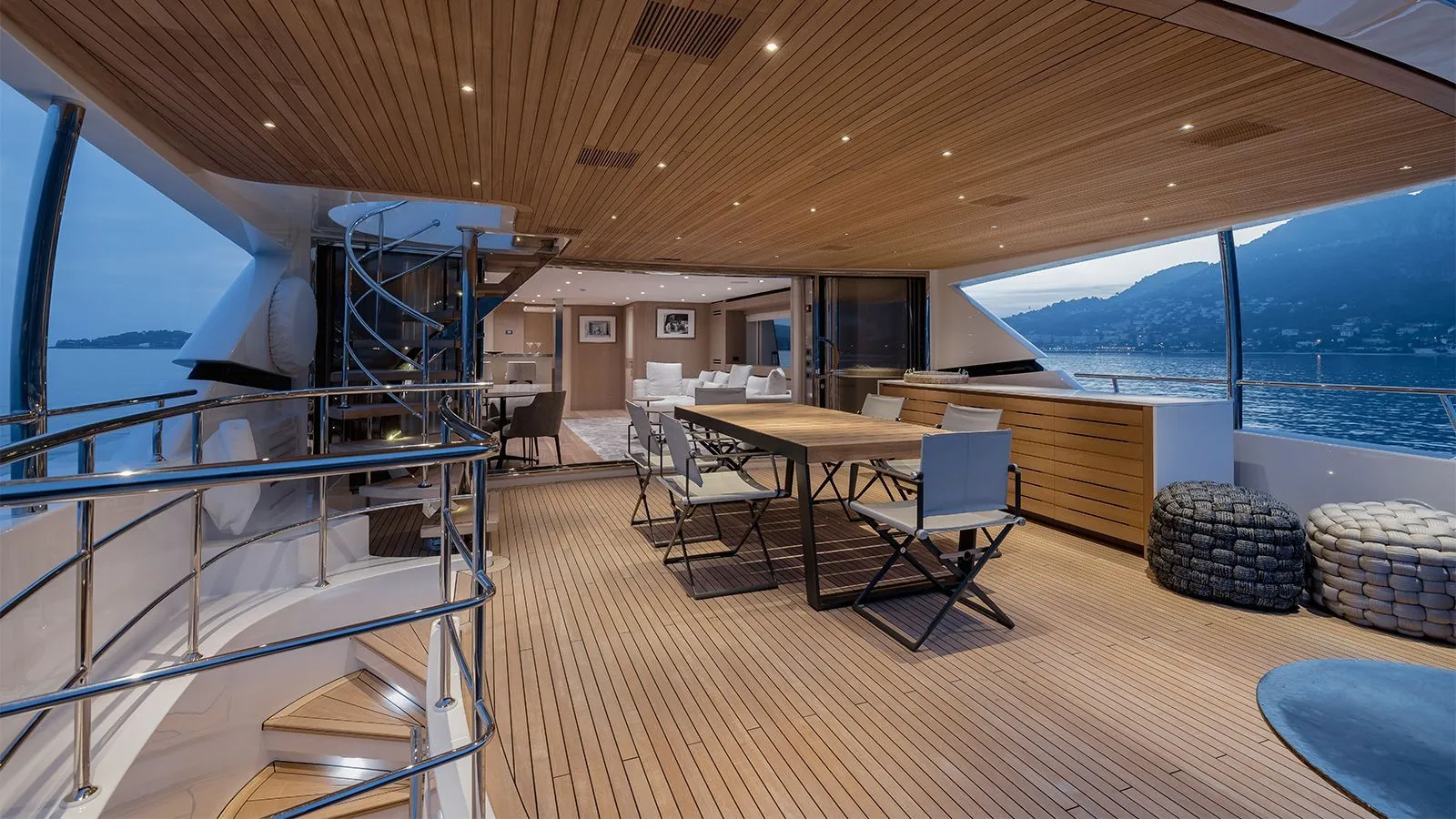 2.5 Upper deck aft dining.jpg