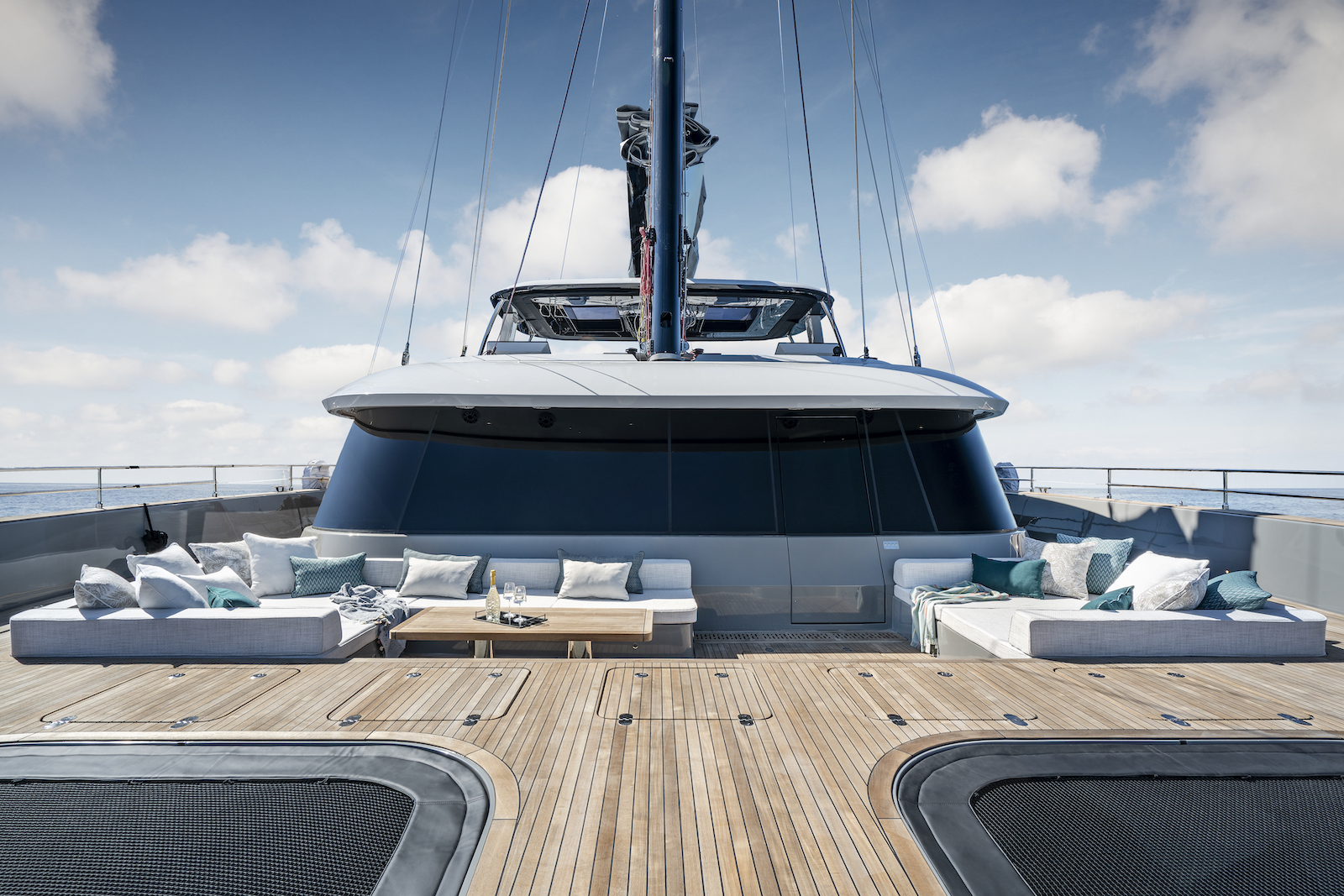2.6 Foredeck seating views from the bow.jpg