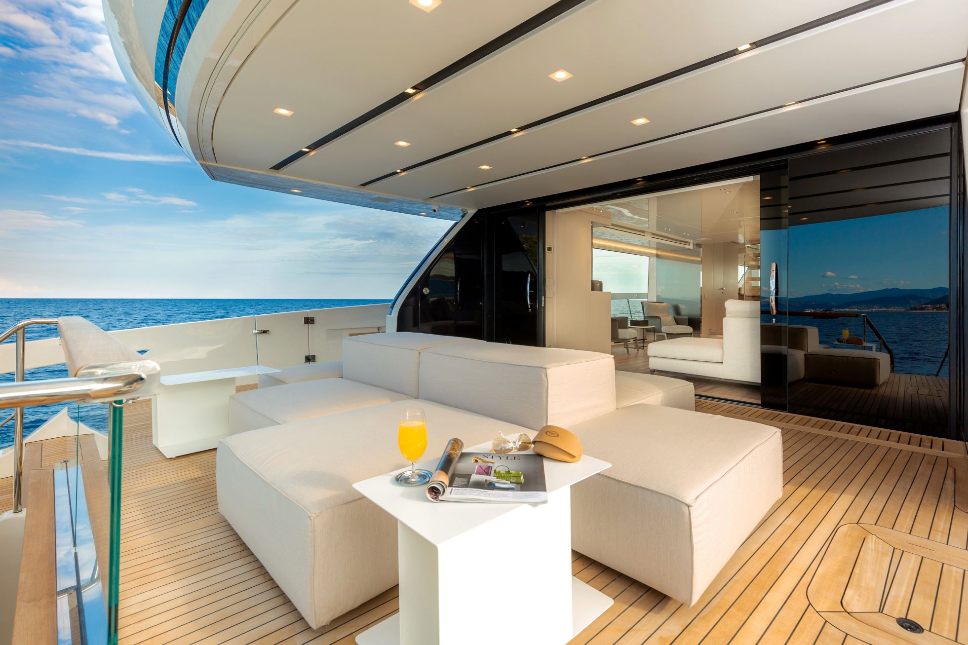 2.6 Main deck aft.jpg
