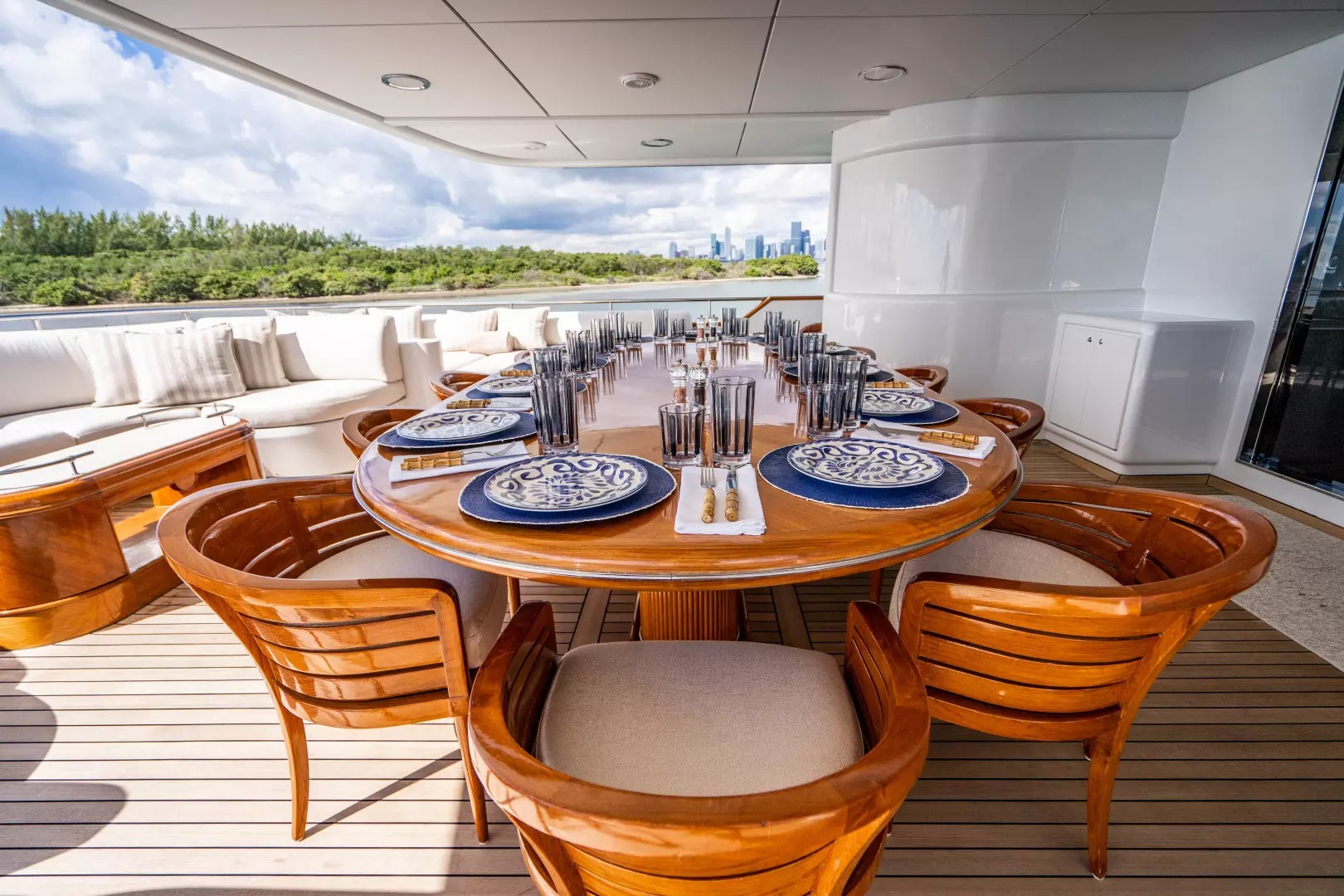 2.6 Upper deck  stylish dining setting.jpg