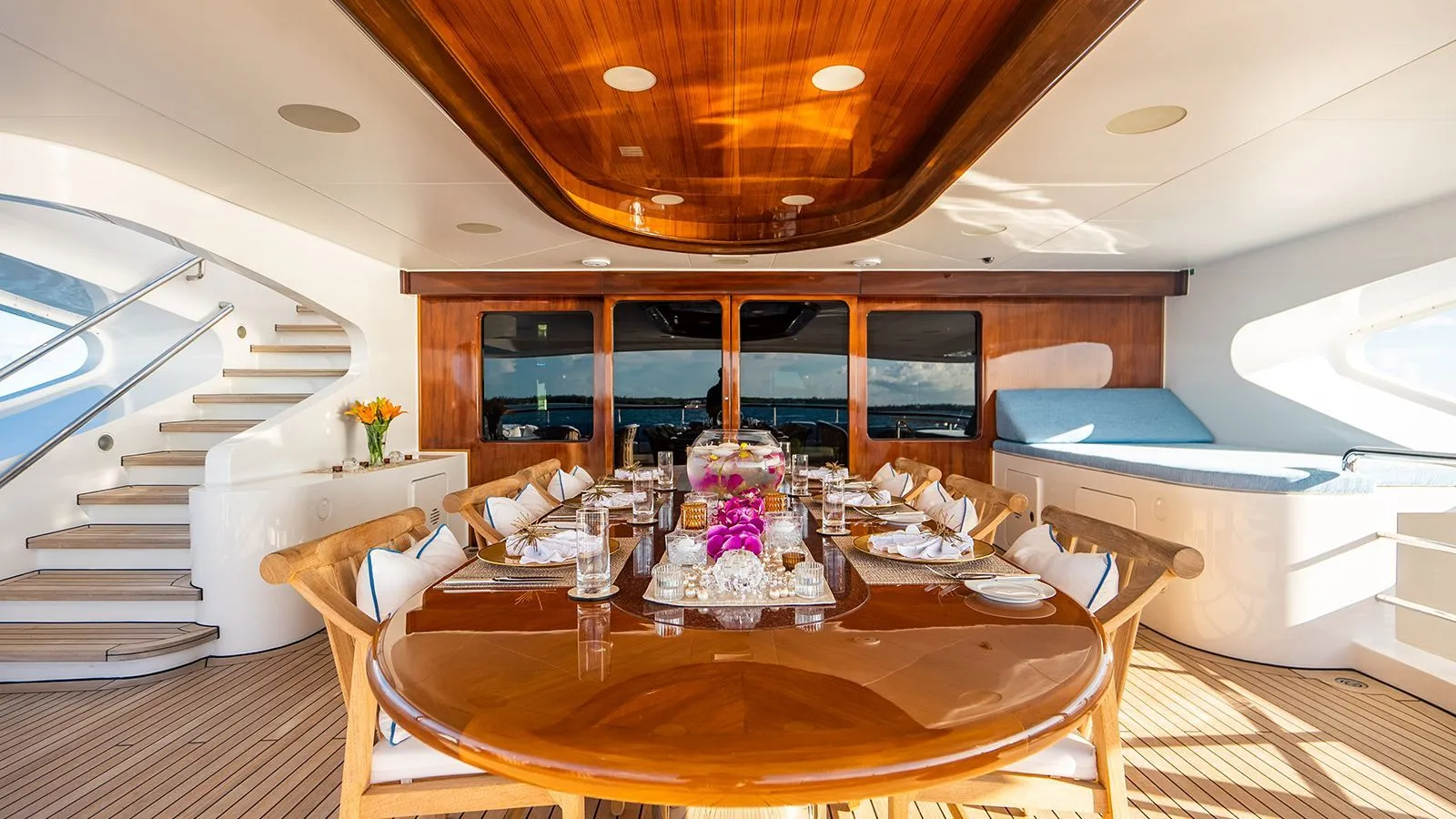 2.6 Upper deck dining.jpg