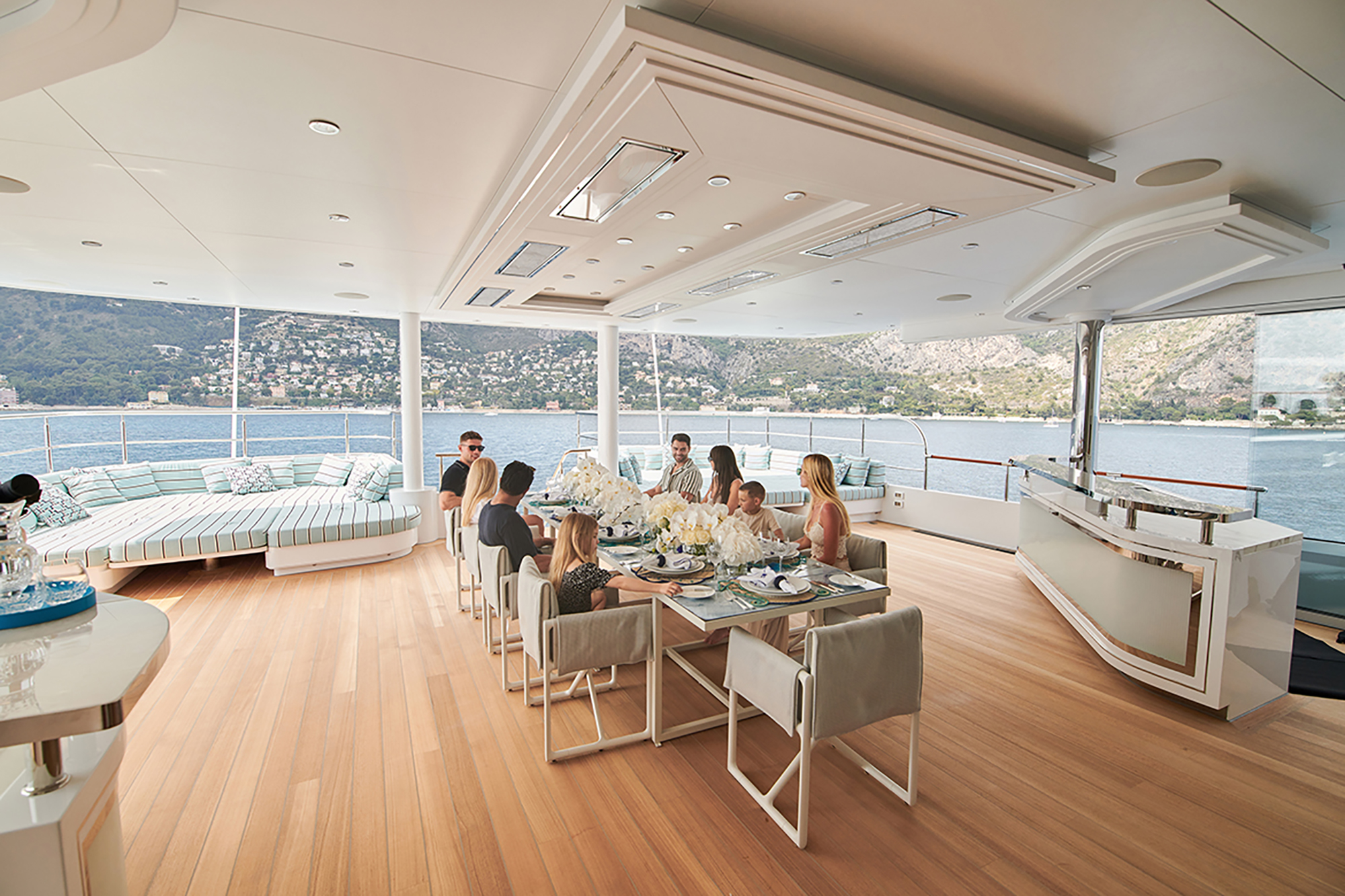 2.7 Dining on the owner's suite aft deck.jpg