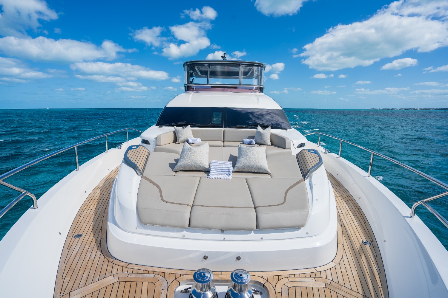 2.7 Foredeck sun pads with adjustable sections.jpg