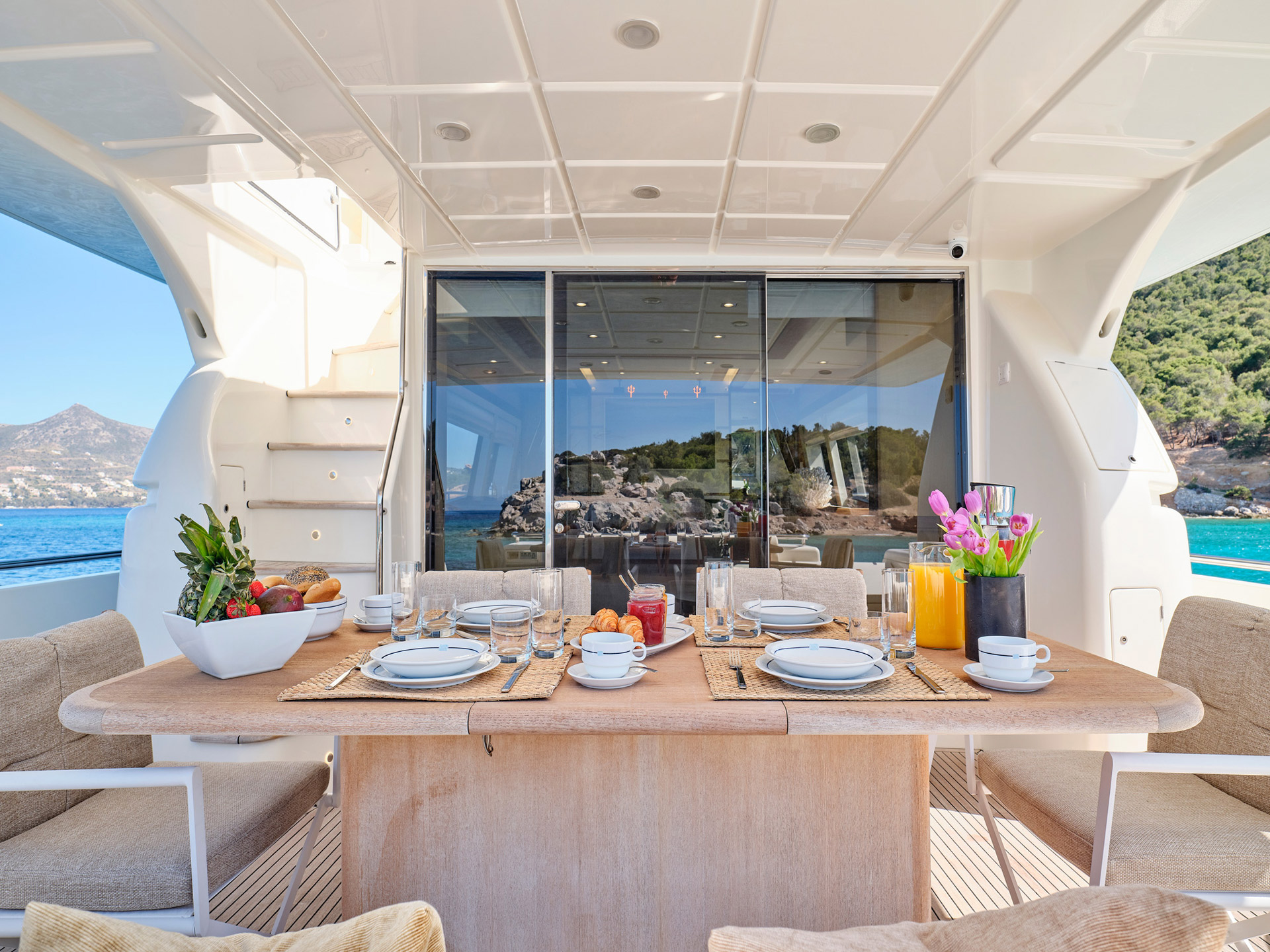 2.7 Shaded aft deck.jpg