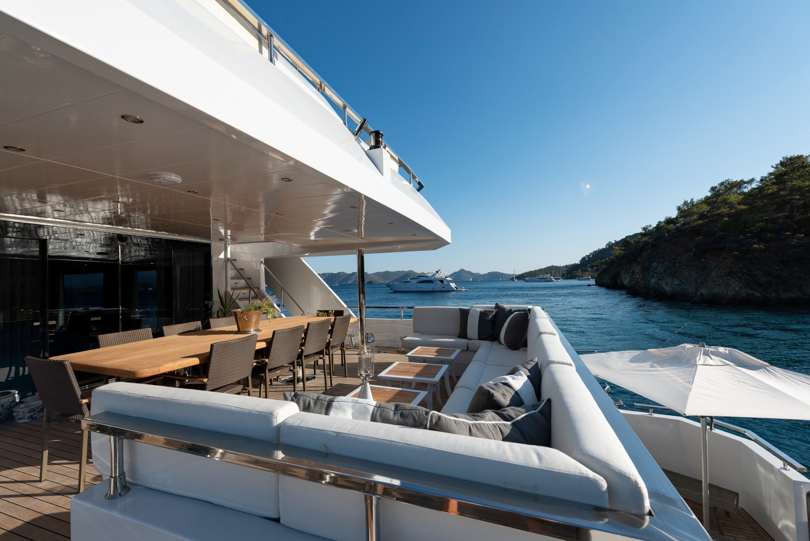 2.9 Main deck aft by day.jpg