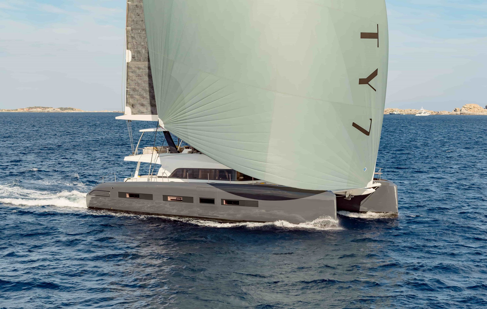 200 Under sail.jpg
