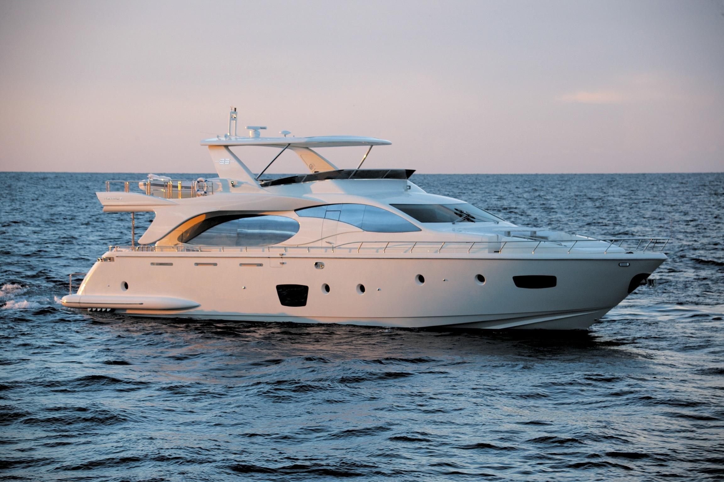 2008 Azimut 85 Profile.jpg