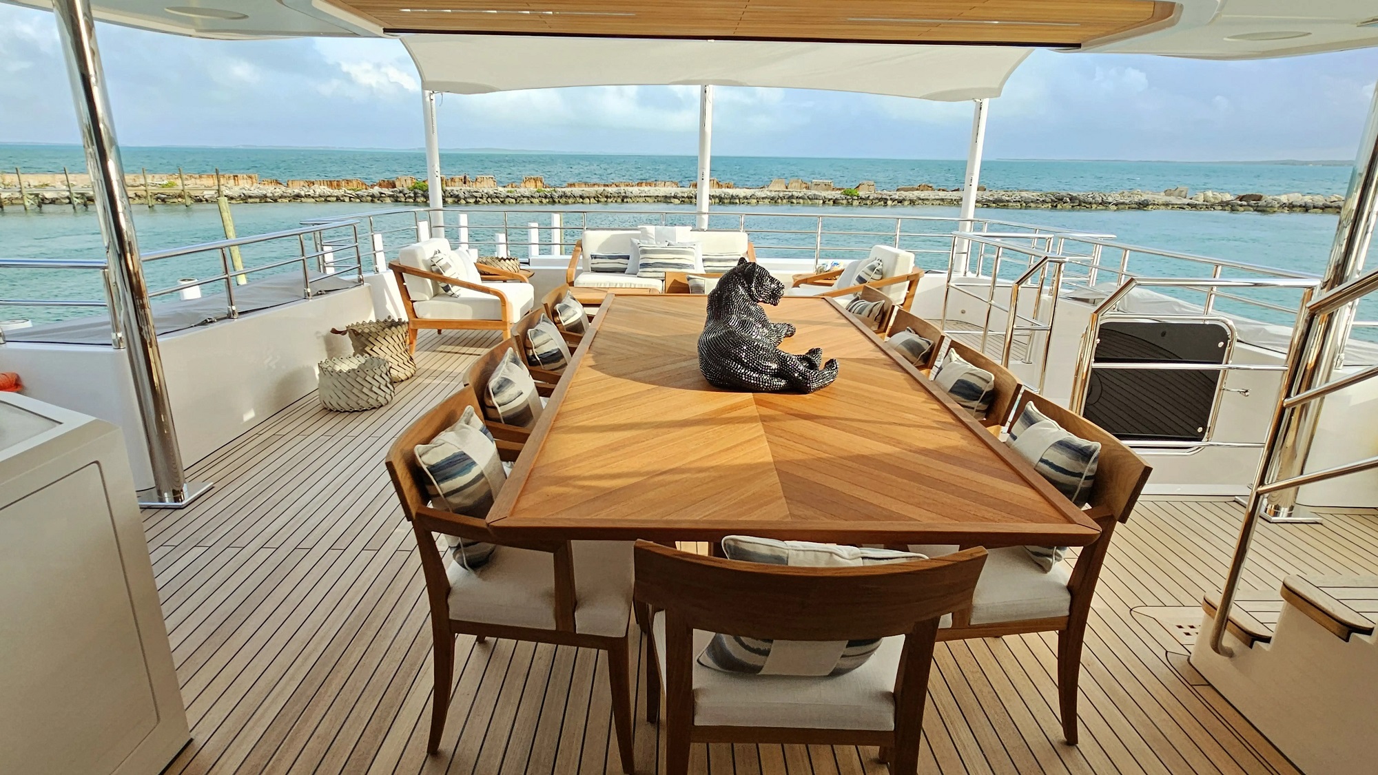 201 Bridge deck aft.jpg