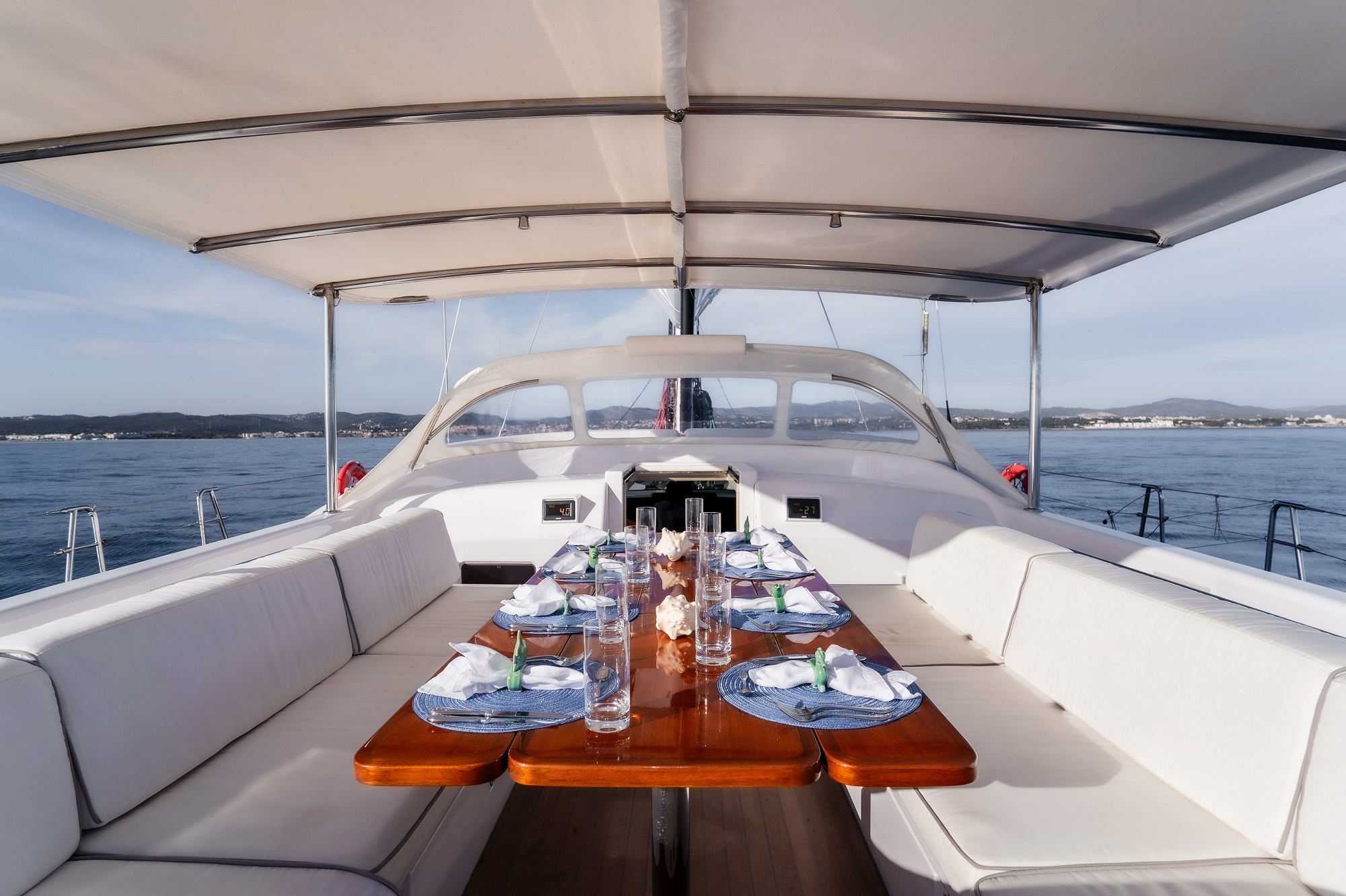 201 Cockpit dining.jpg