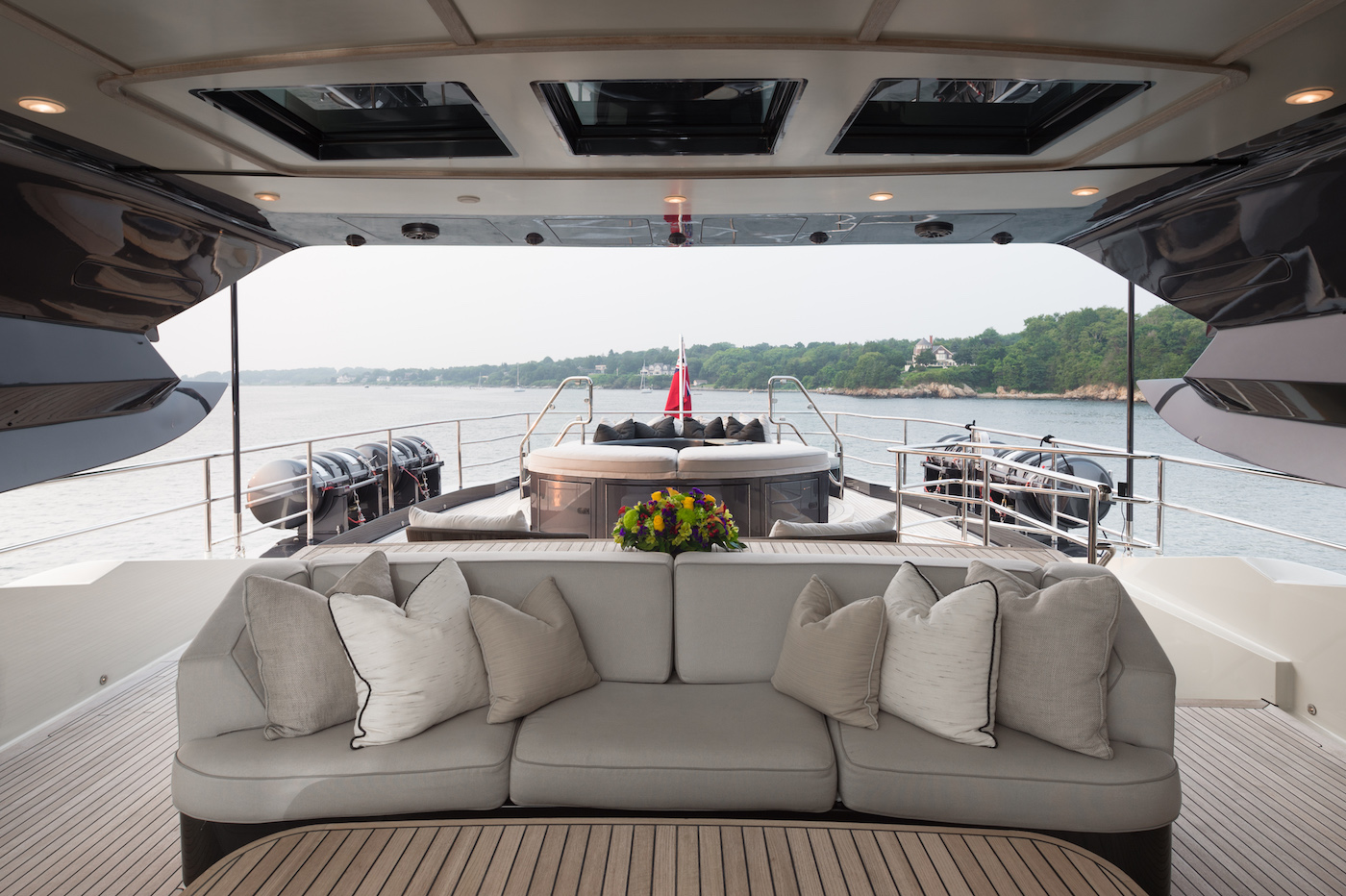 201 Deck lounge.jpg