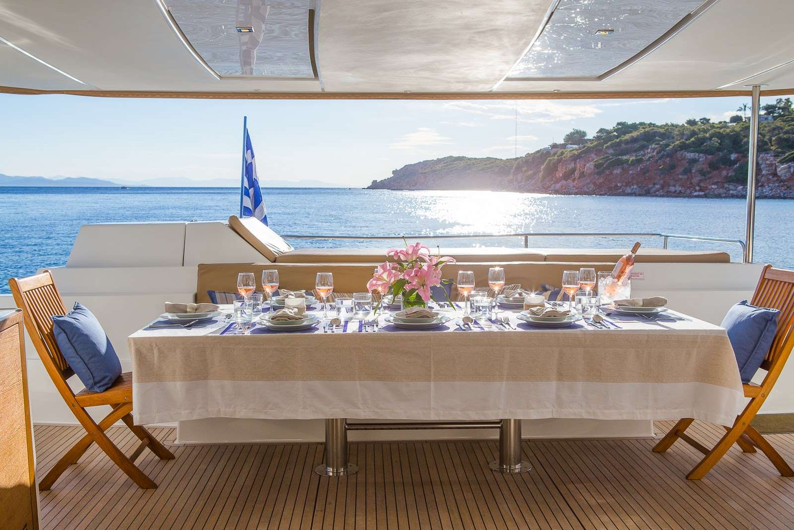 201 Main deck aft.jpg