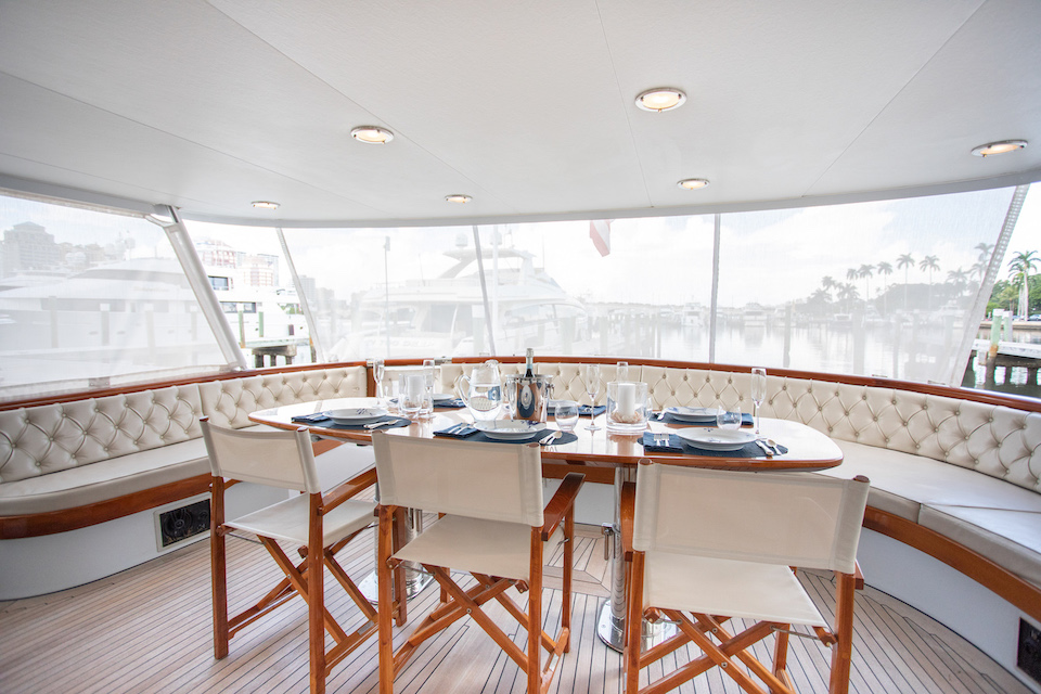 201 Main deck dining.jpg