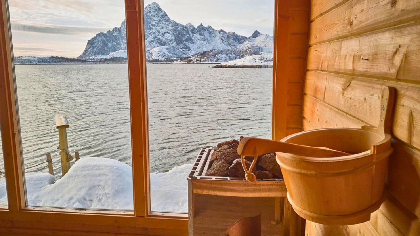 201 Sauna with a view.jpg
