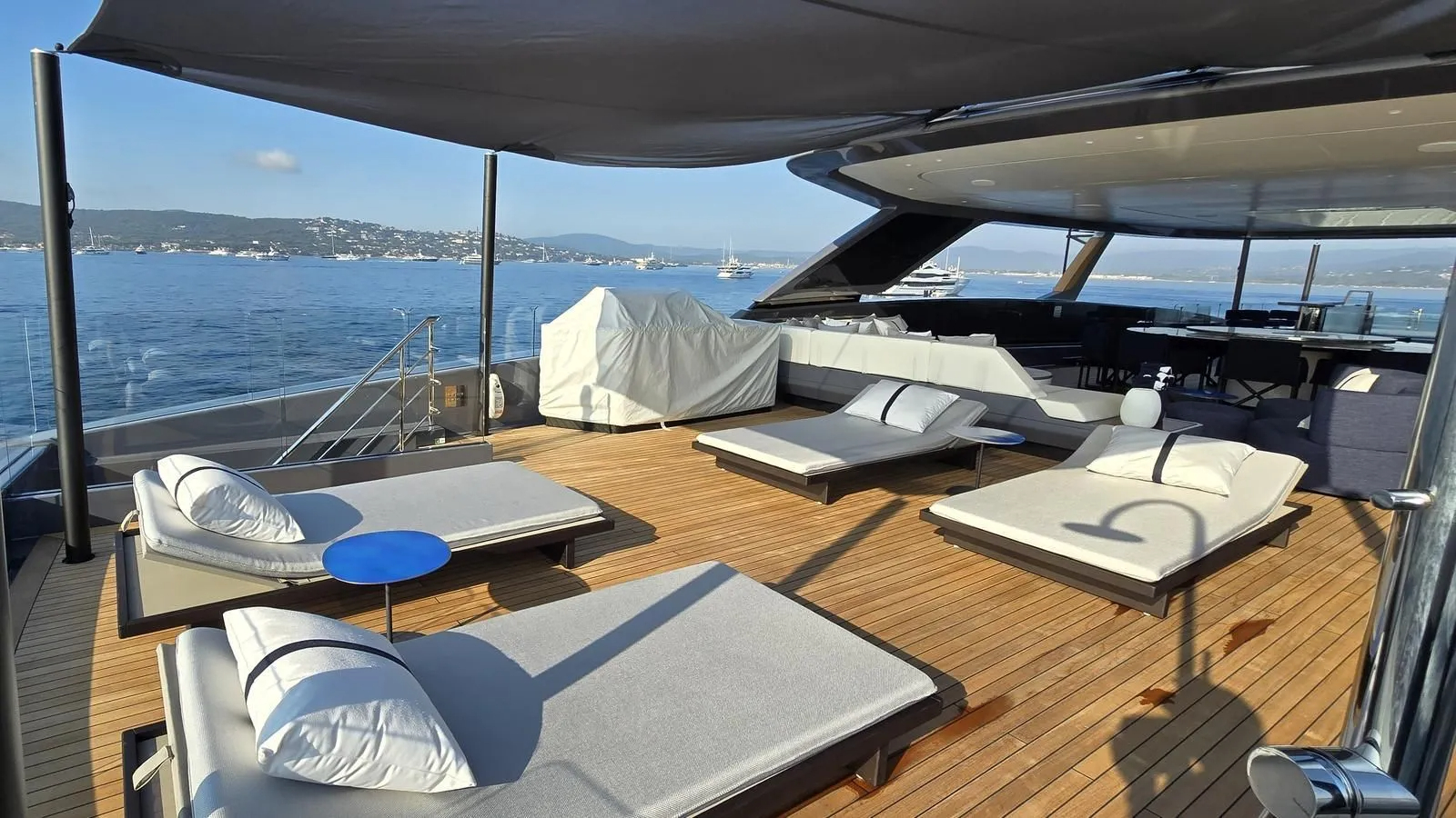 201 Sun deck aft.jpg