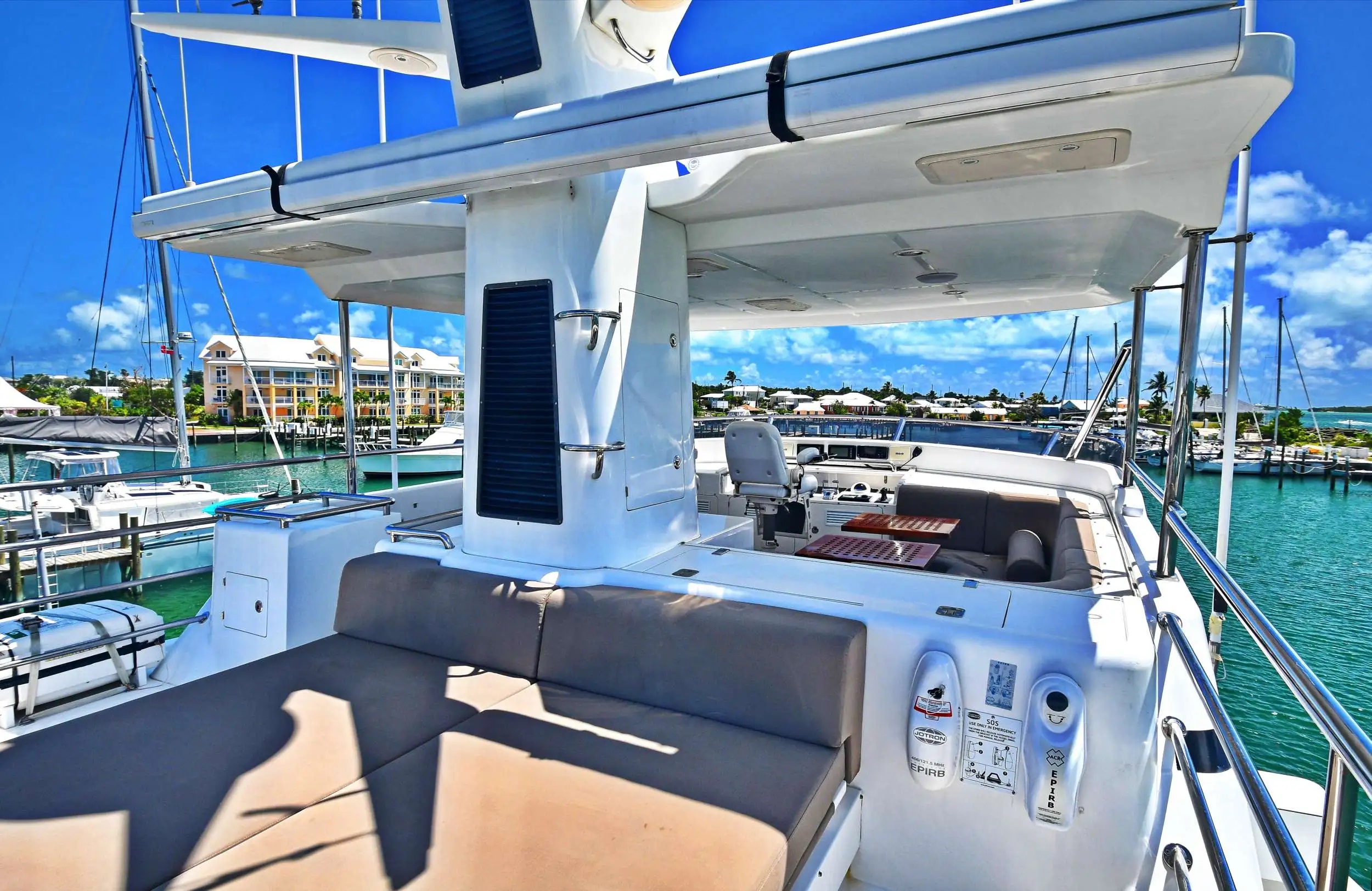 201 Sundeck.jpg