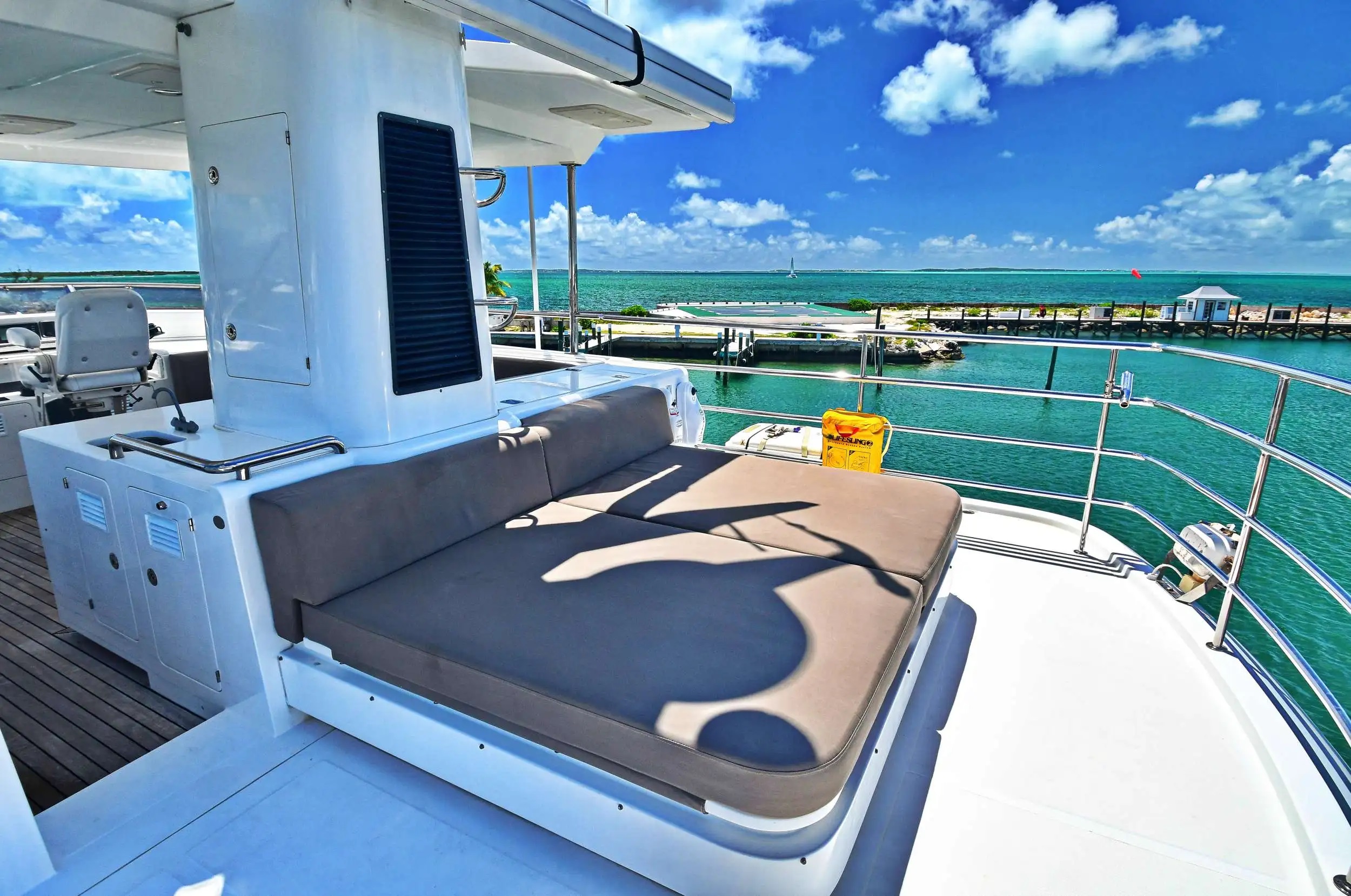 202 Aft facing sun pad on the sun deck.jpg
